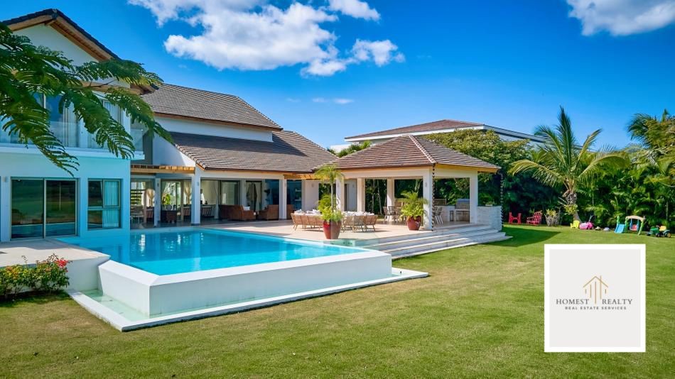 casas vacacionales y villas - Hermosa villa en venta en Casa de Campo, Romana 0
