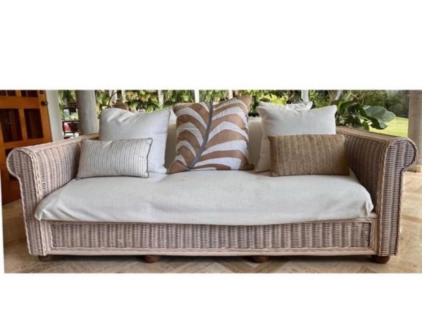 muebles y colchones - Mueble de rattan de 3 plaza excelente condiciones y cojines de excelente calidad 6
