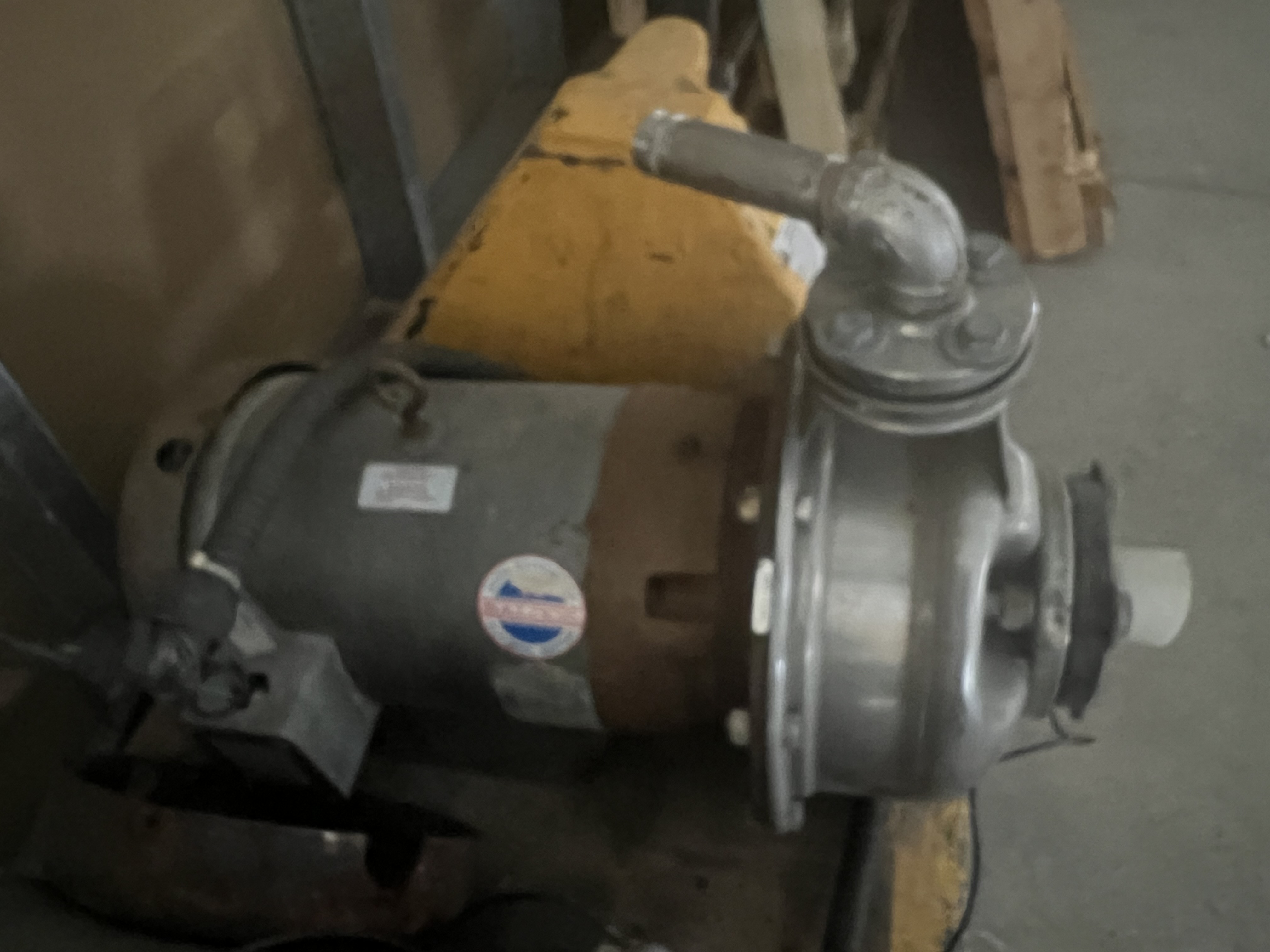equipos profesionales - Bomba de 15 hp trifásica 220/480 vac 60 Hz  0