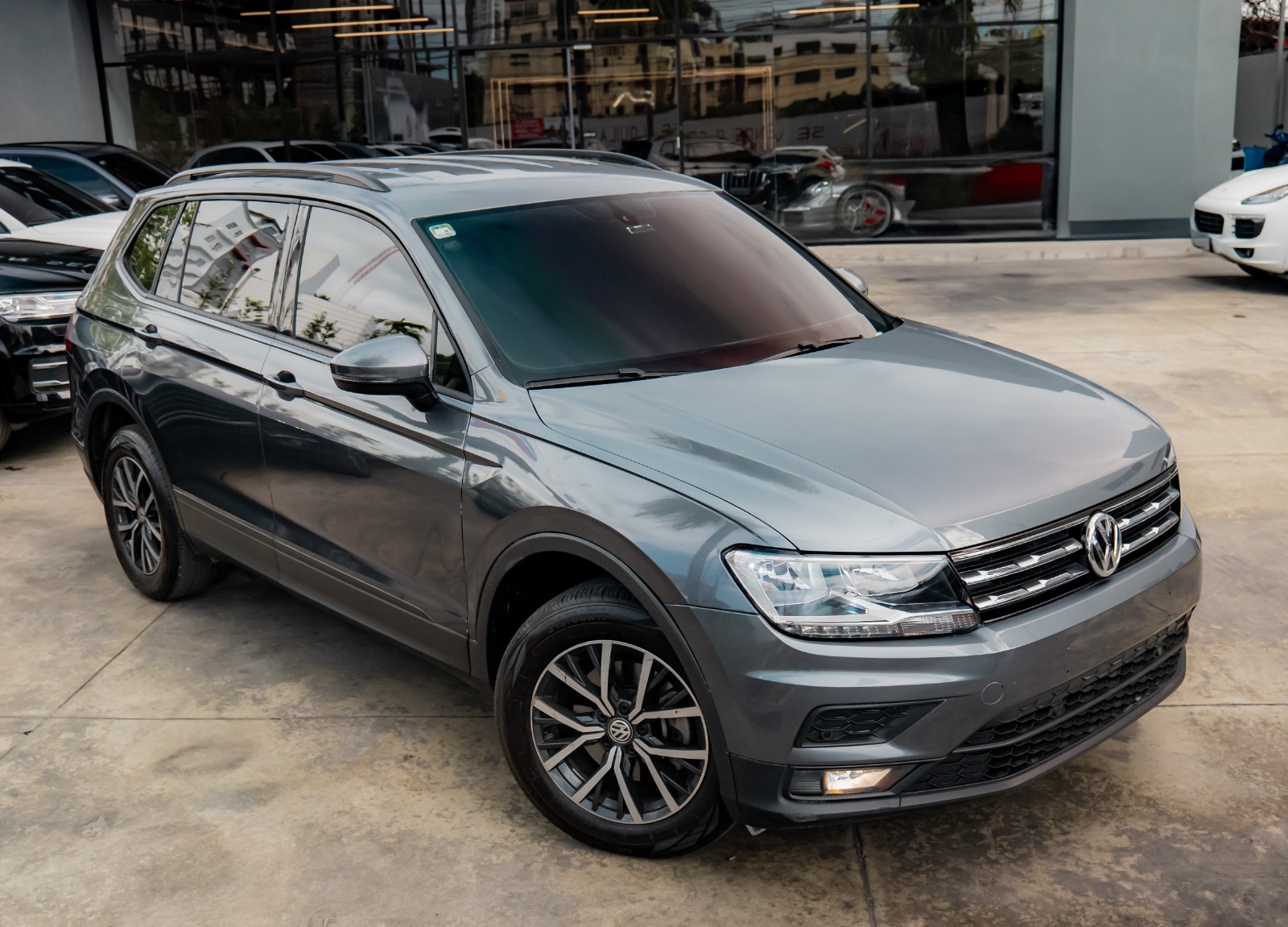 jeepetas y camionetas - Tiguan all space 49 mil km 2