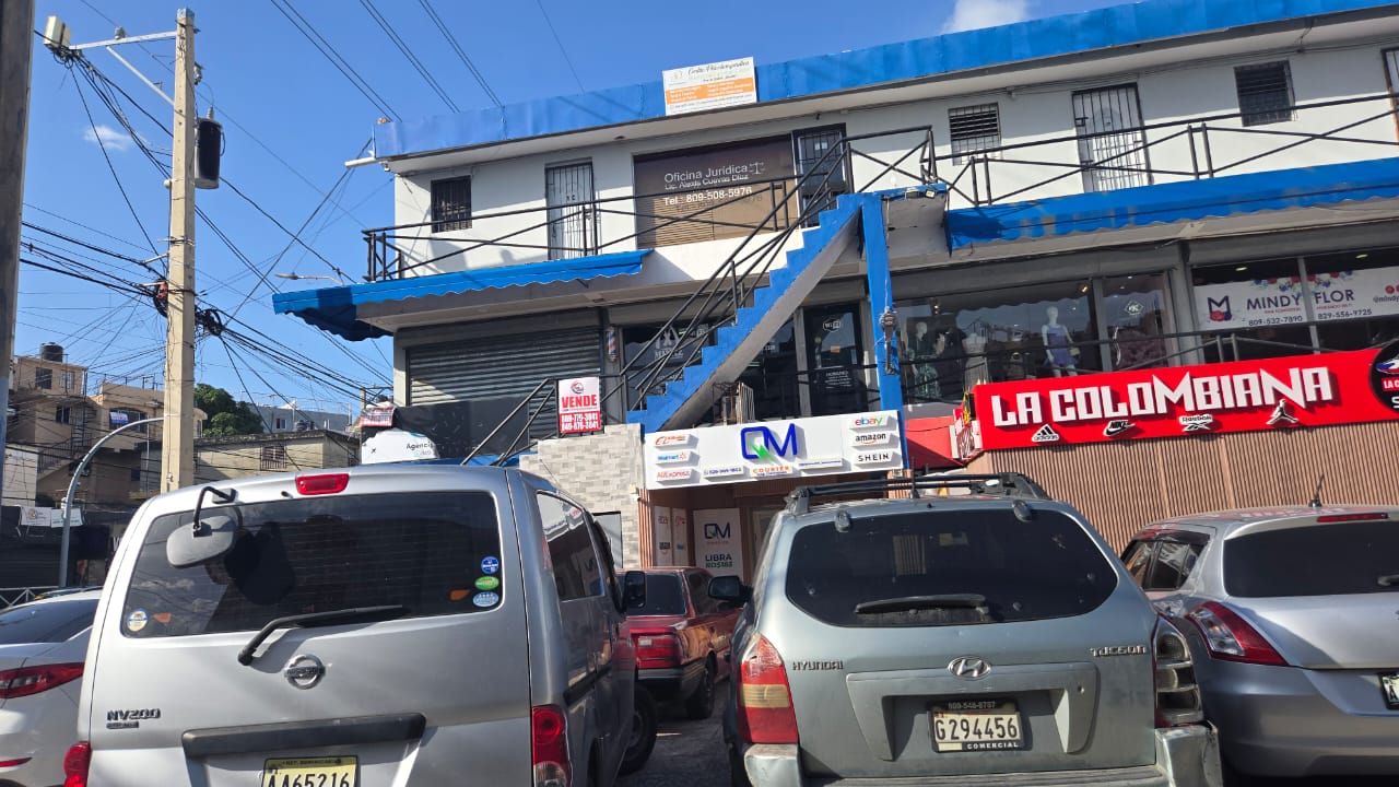 oficinas y locales comerciales - PLAZA COMERCIAL EN ESQUINA TODO ALQUILADO 3