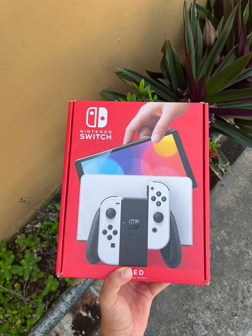 consolas y videojuegos - Nintengo Switch Oled Blanco y Neon SELLADOS  1