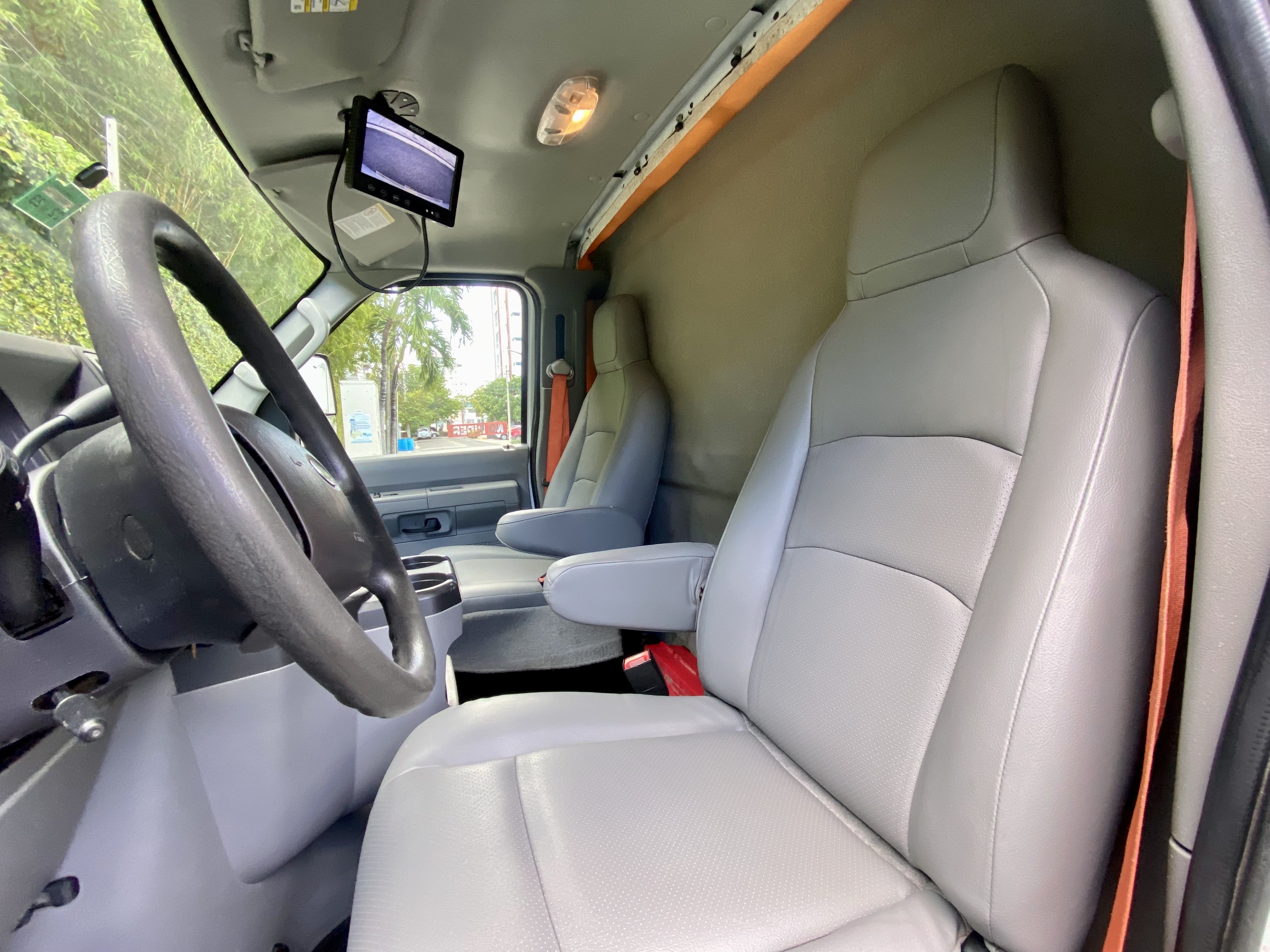 jeepetas y camionetas - Ford E-450 Econoline 2018 8