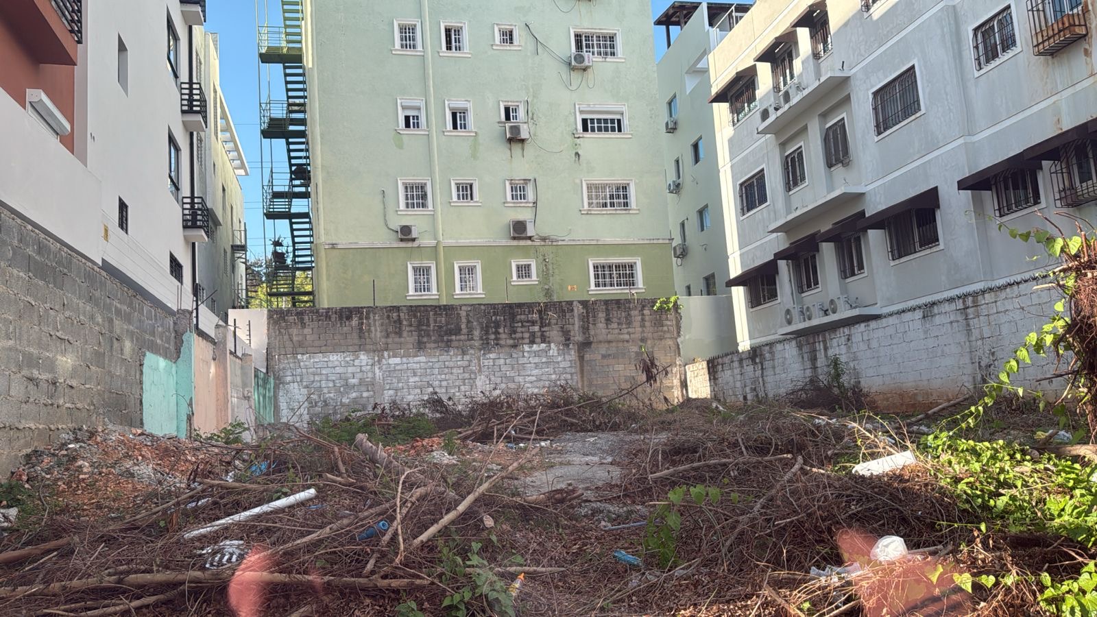 solares y terrenos - Vendo solar con proyecto de 8 apartamentos aprobad 1