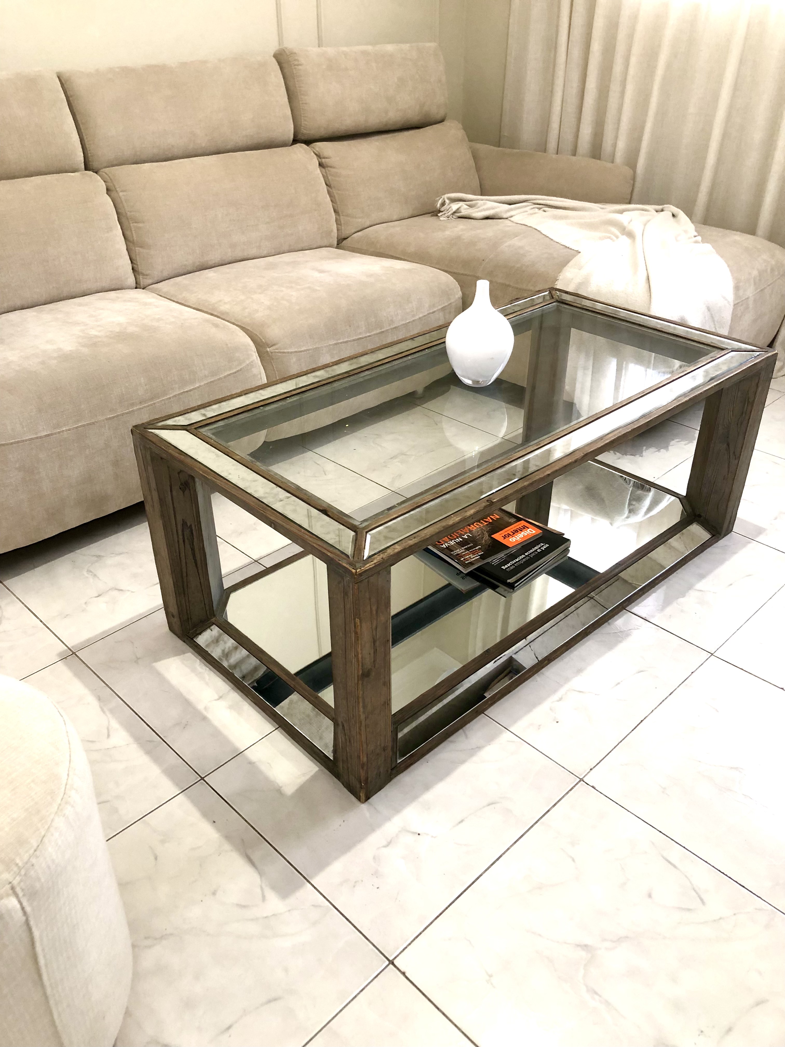 muebles y colchones - OPORTUNIDAD! Mesa moderna de centro nítida  0