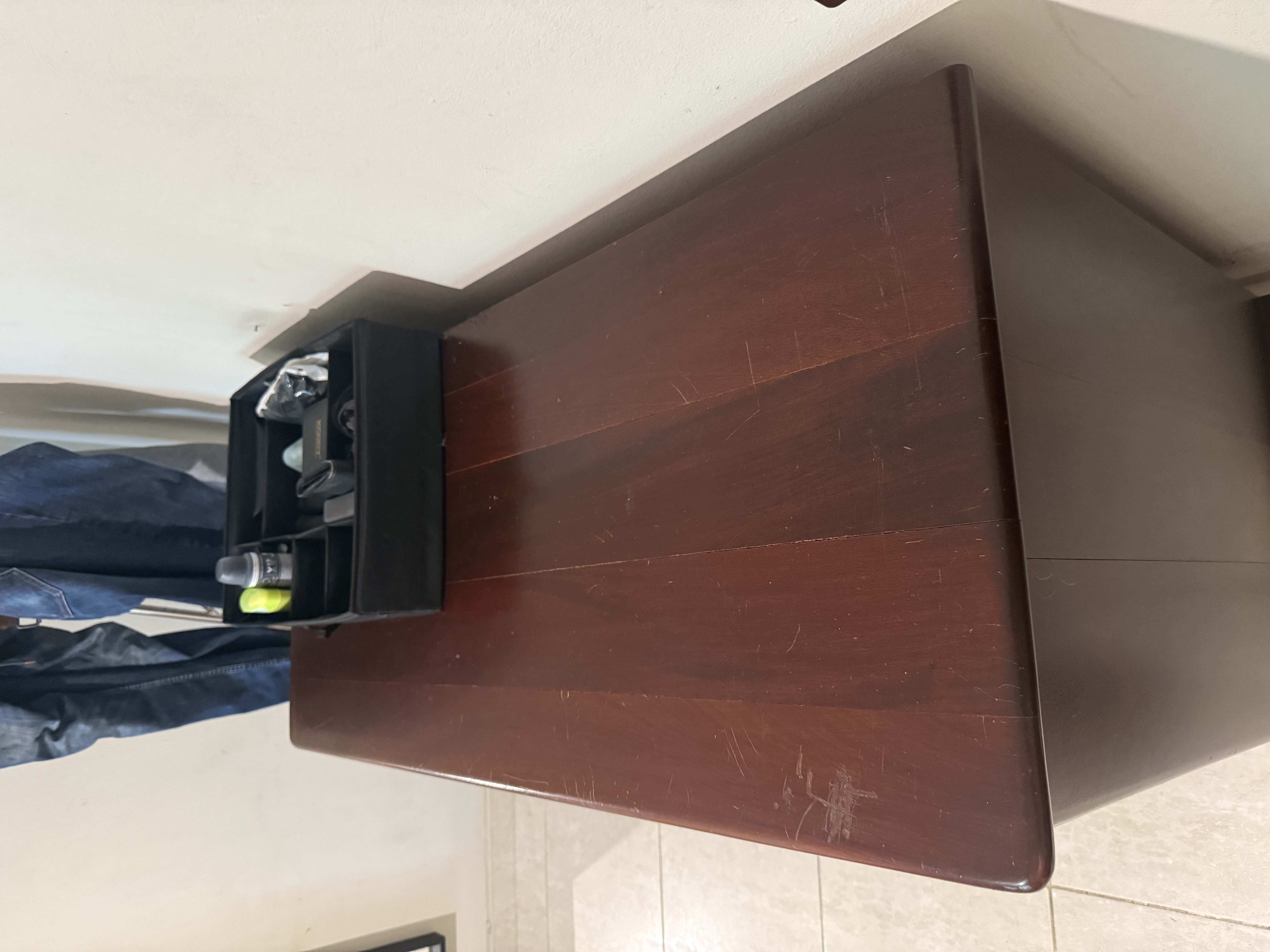 muebles y colchones - Gavetero en Caoba 1