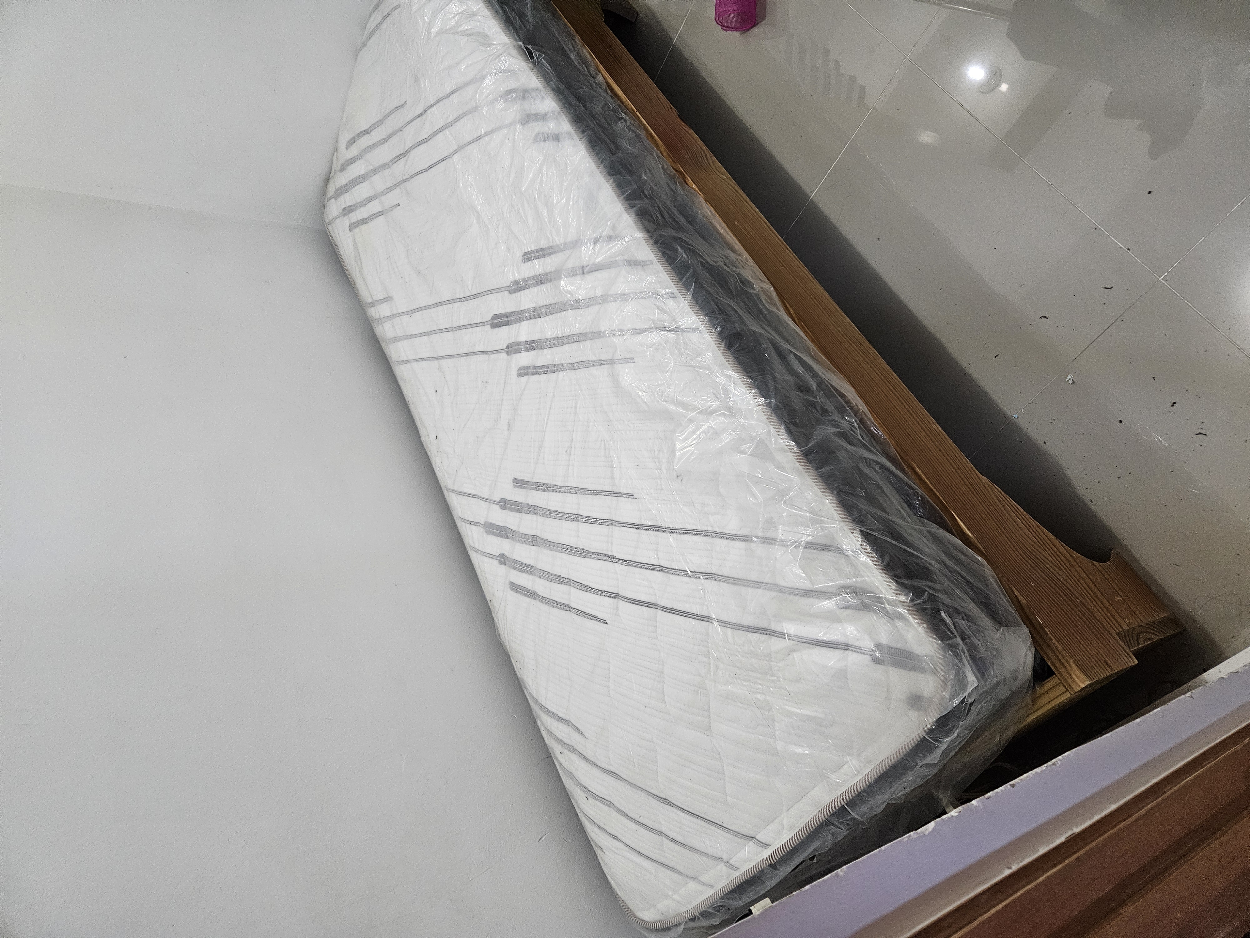 muebles y colchones - Camita twin para cuarto de servicio  0