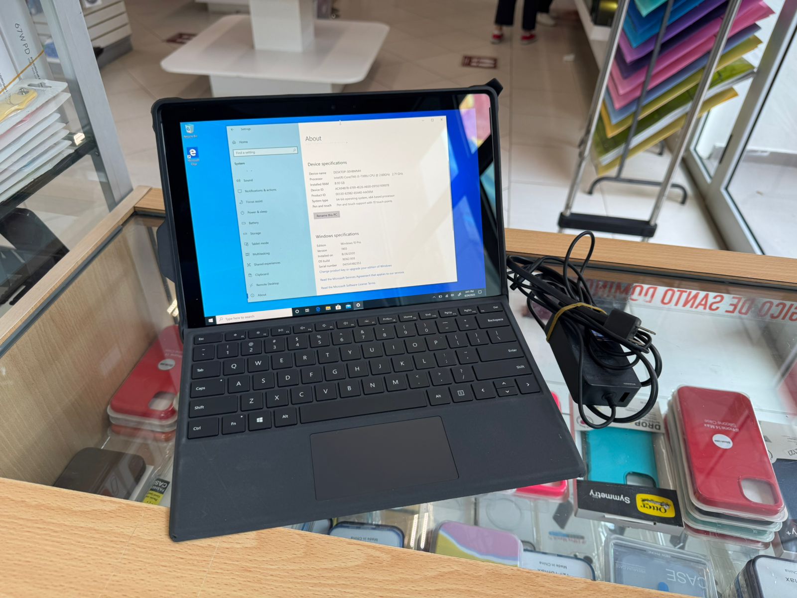 computadoras y laptops - Microsoft Surface Pro 5th Gen I5 8GB RAM 256 GB 1