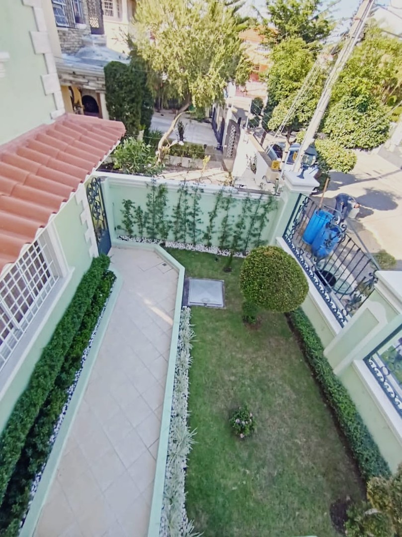 casas - Se vende de oportunidad Casa de 2niveles Cerros de Arroyo Hond.480mt2 435,000usd 6