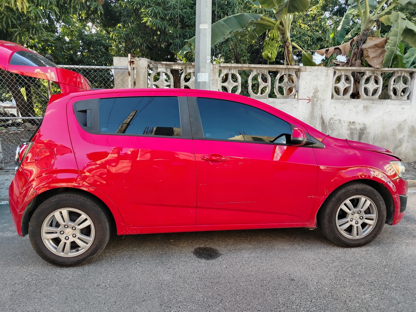 carros - Chevrolet sonic 2015 turbo , el precio es negociable  5