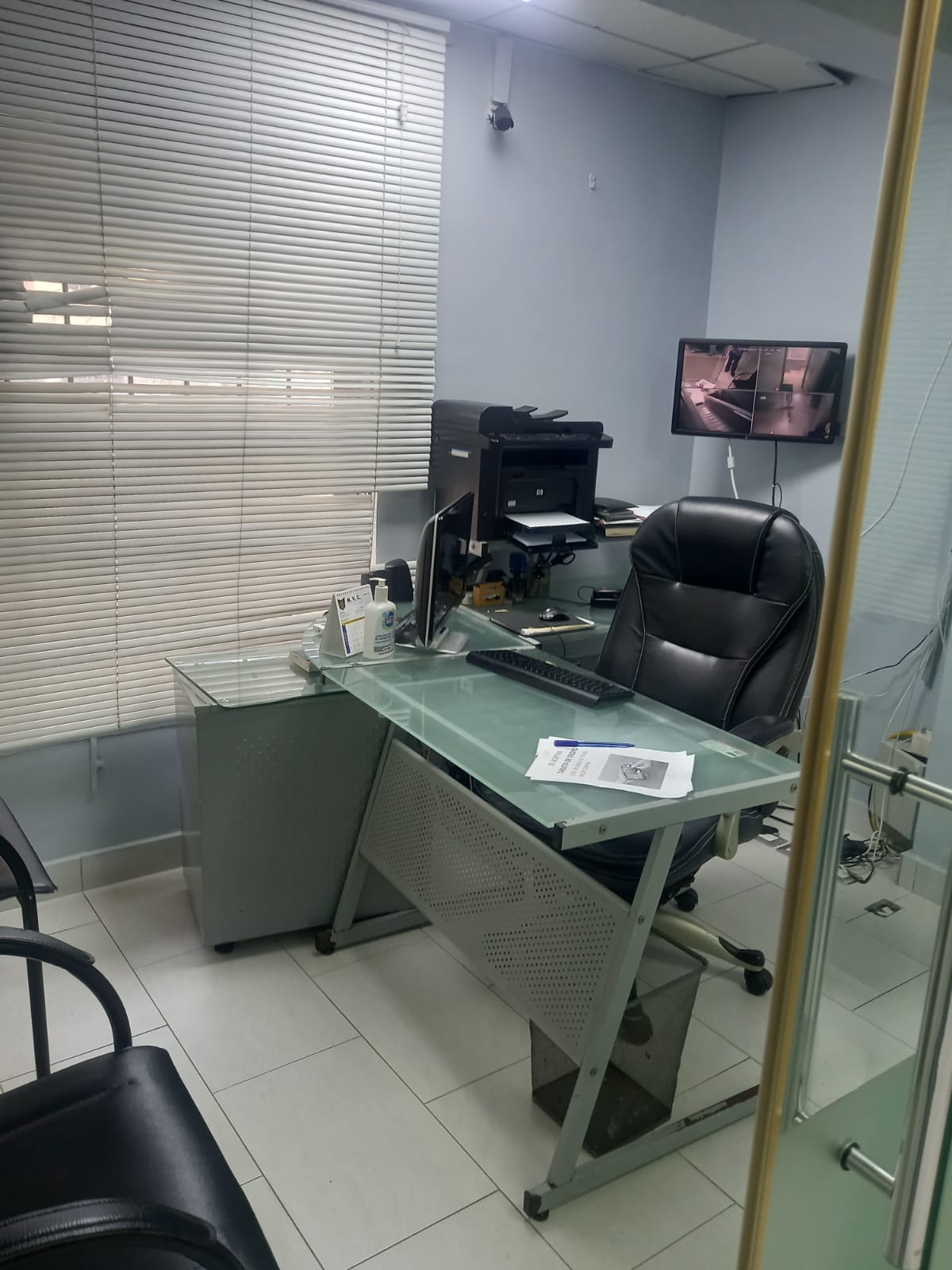 oficinas y locales comerciales - Alquilo local en El Millón  2