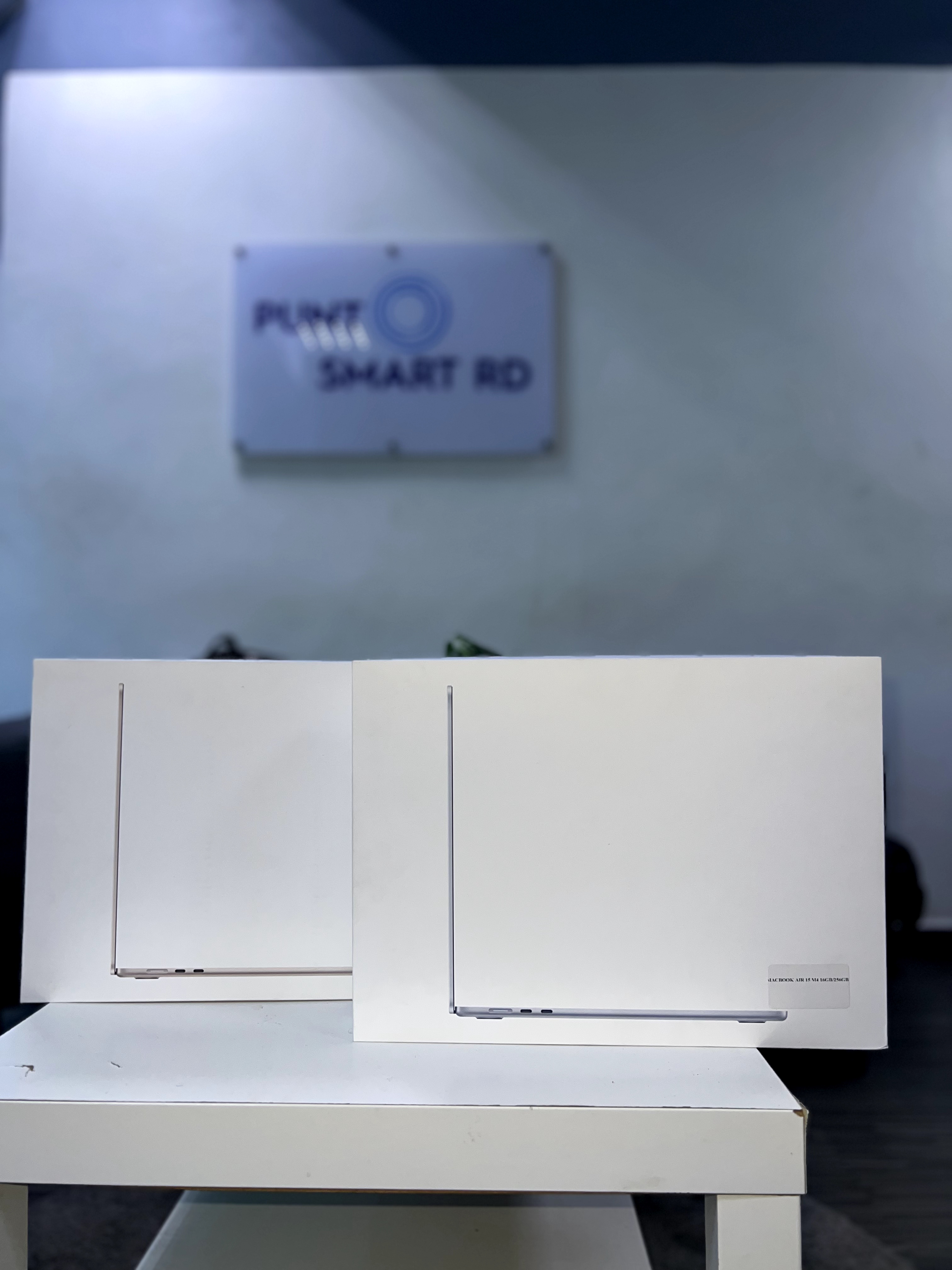 computadoras y laptops - MacBook Air Chip M4 15" 256GB 16GB RAM SELLADA 0