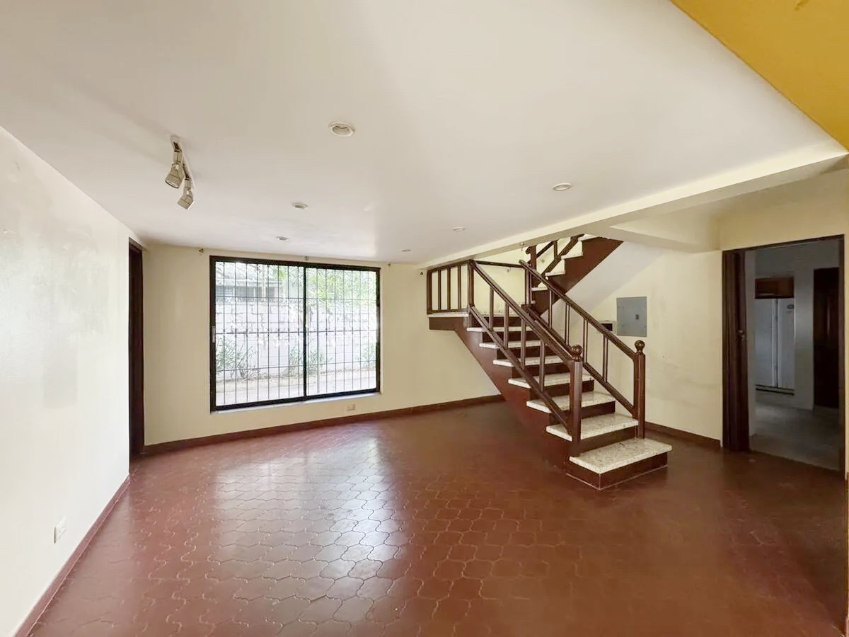 oficinas y locales comerciales - Propiedad comercial en arroyo viejo 8