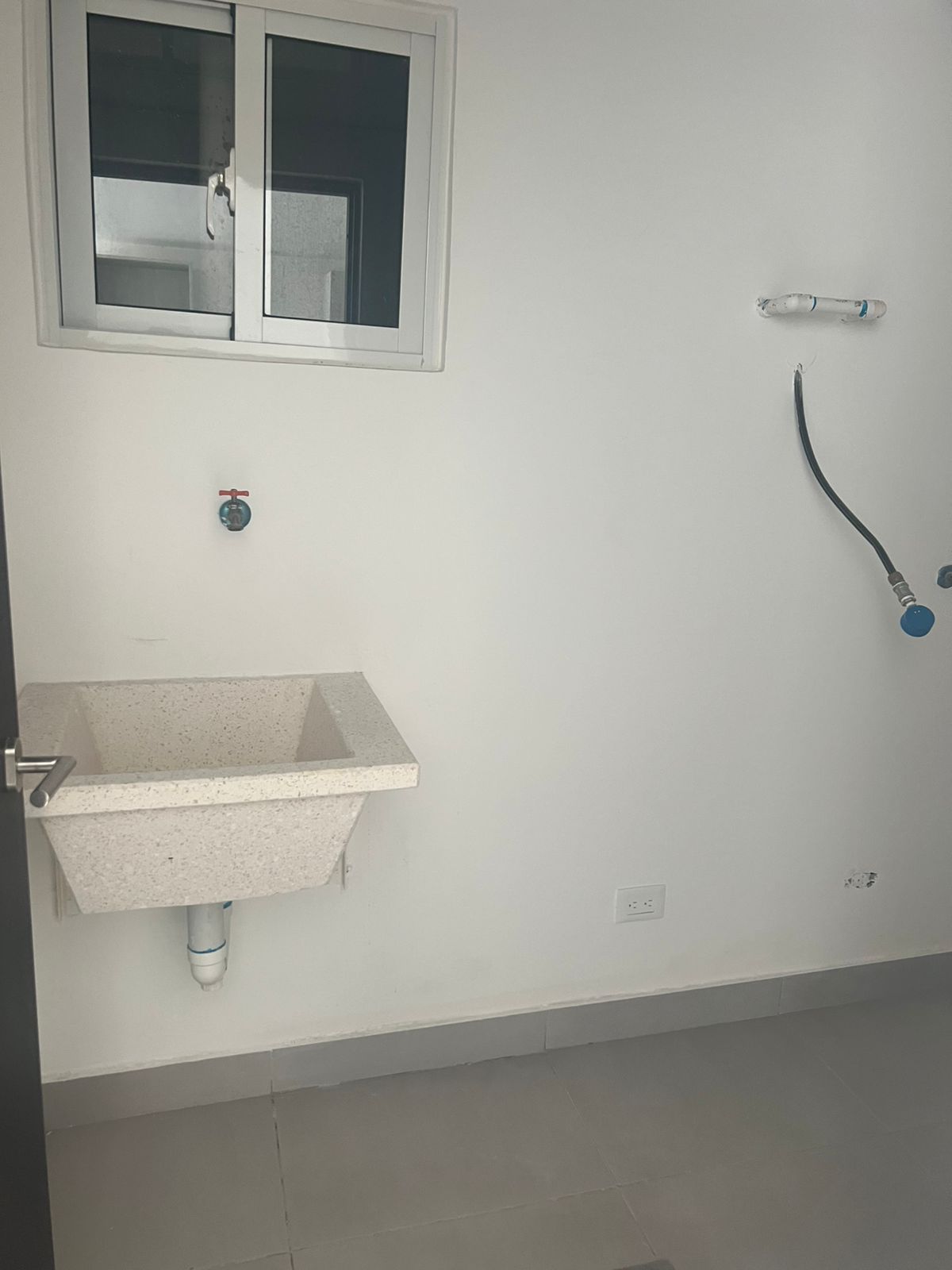 apartamentos - SE RENTA APARTAMENTO EN LA AV. ITALIA  6