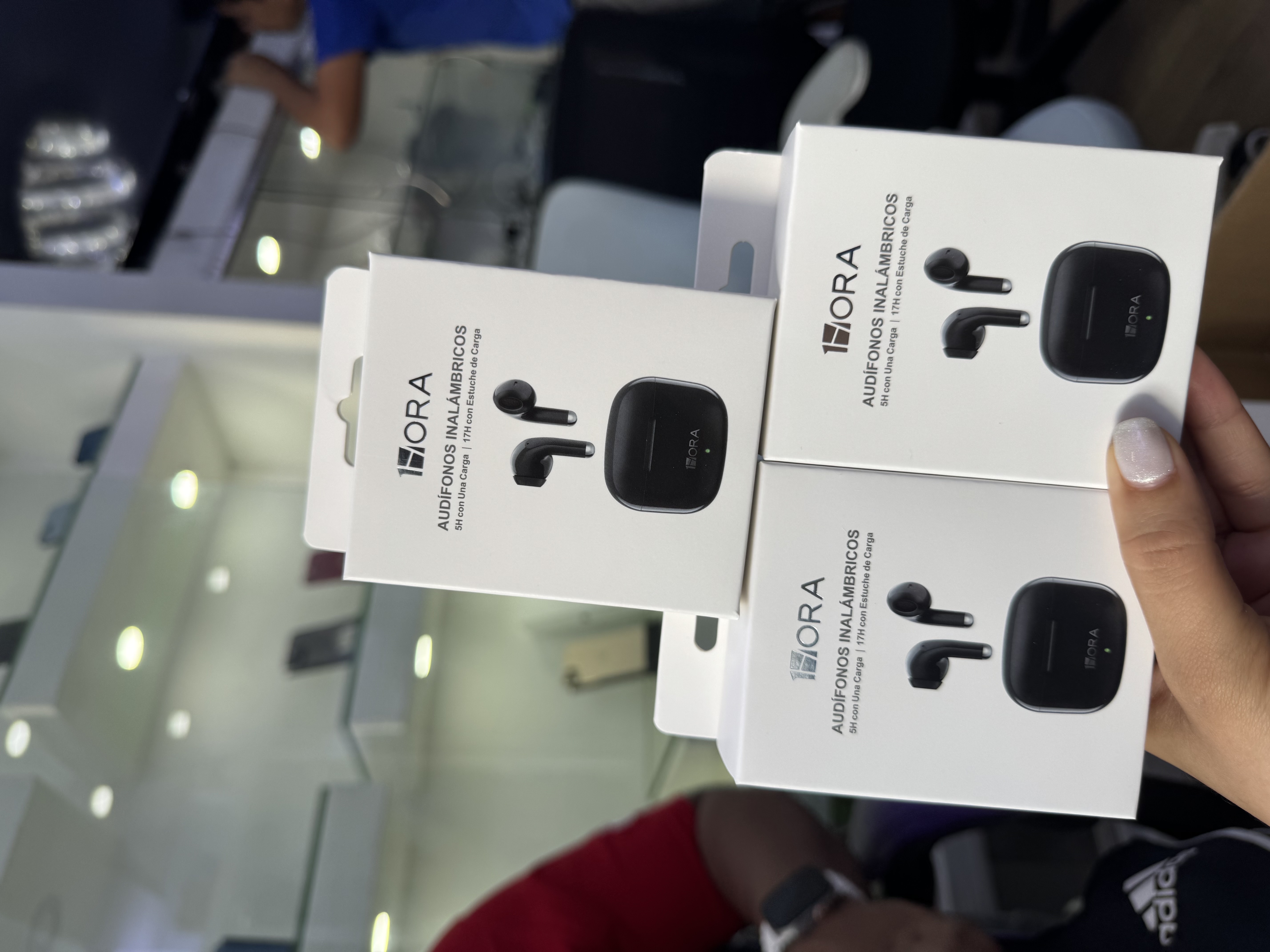 camaras y audio - AirPods 4 
y android Dora 1