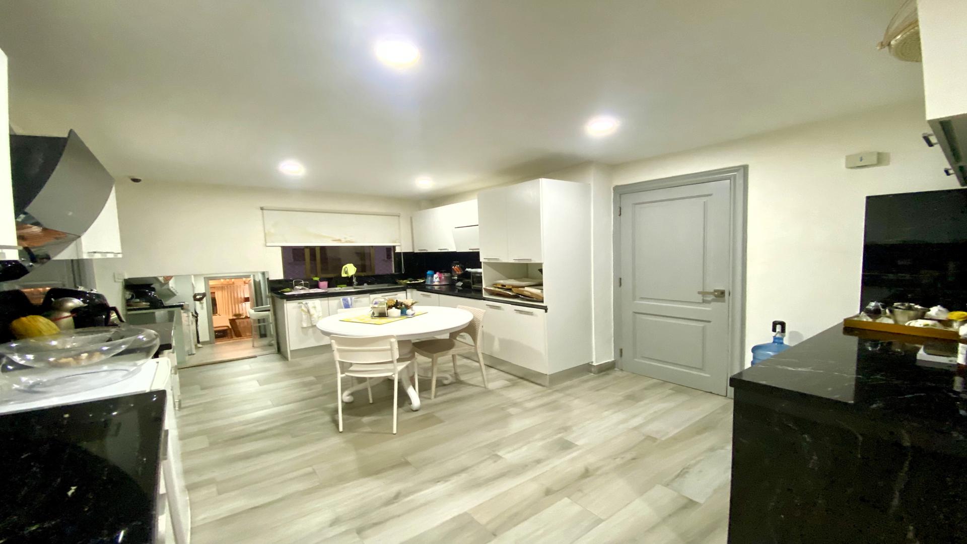 apartamentos - Apartamento Clásico modernizado en Paraíso con Amplios Espacios 8