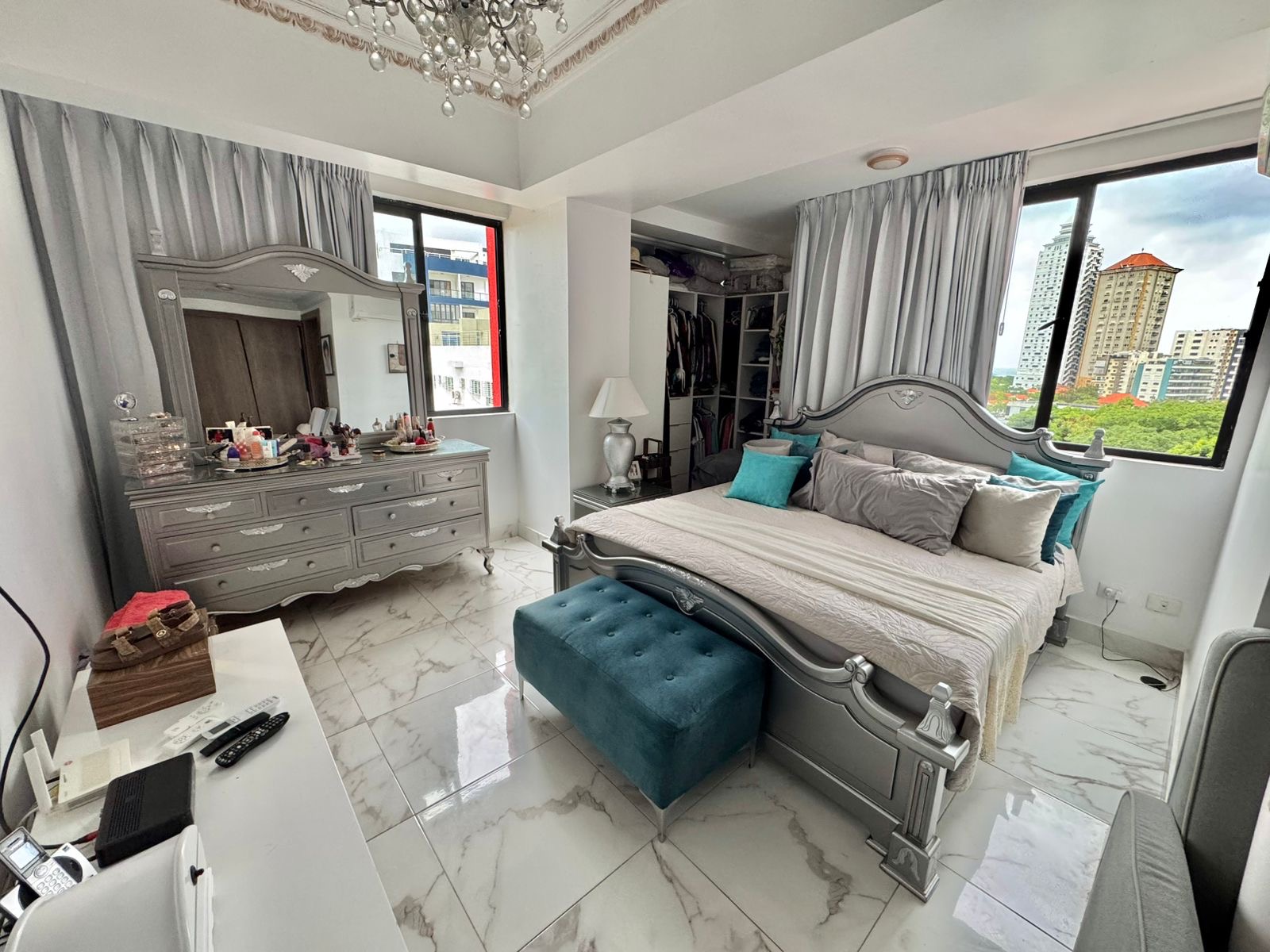 apartamentos - Apartamento en Venta
LOS CACICAZGOS
USD 420,000.00
Mantenimiento: RD$15,000 9