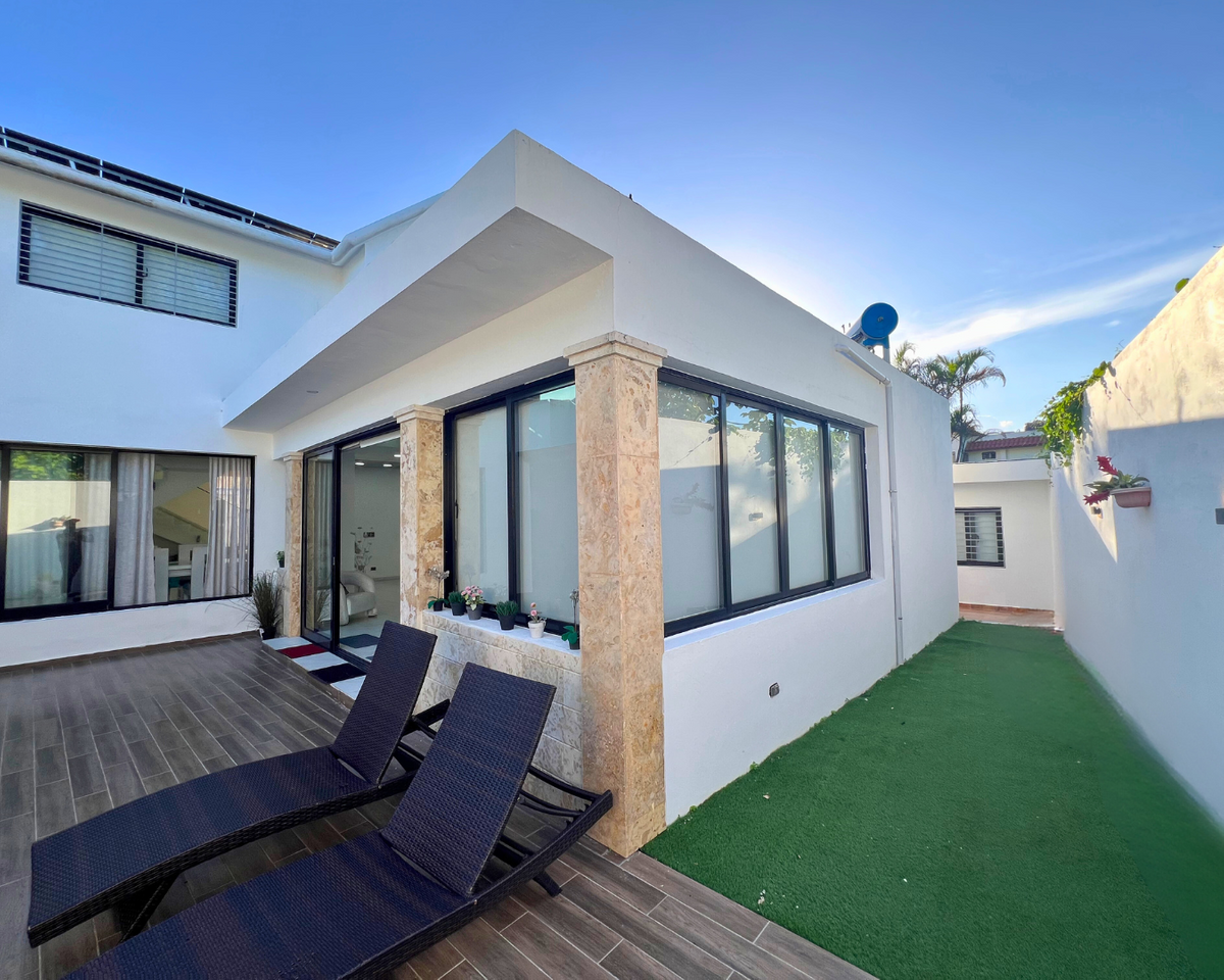 casas - Casa Moderna en Arroyo Hondo III con piscina  7