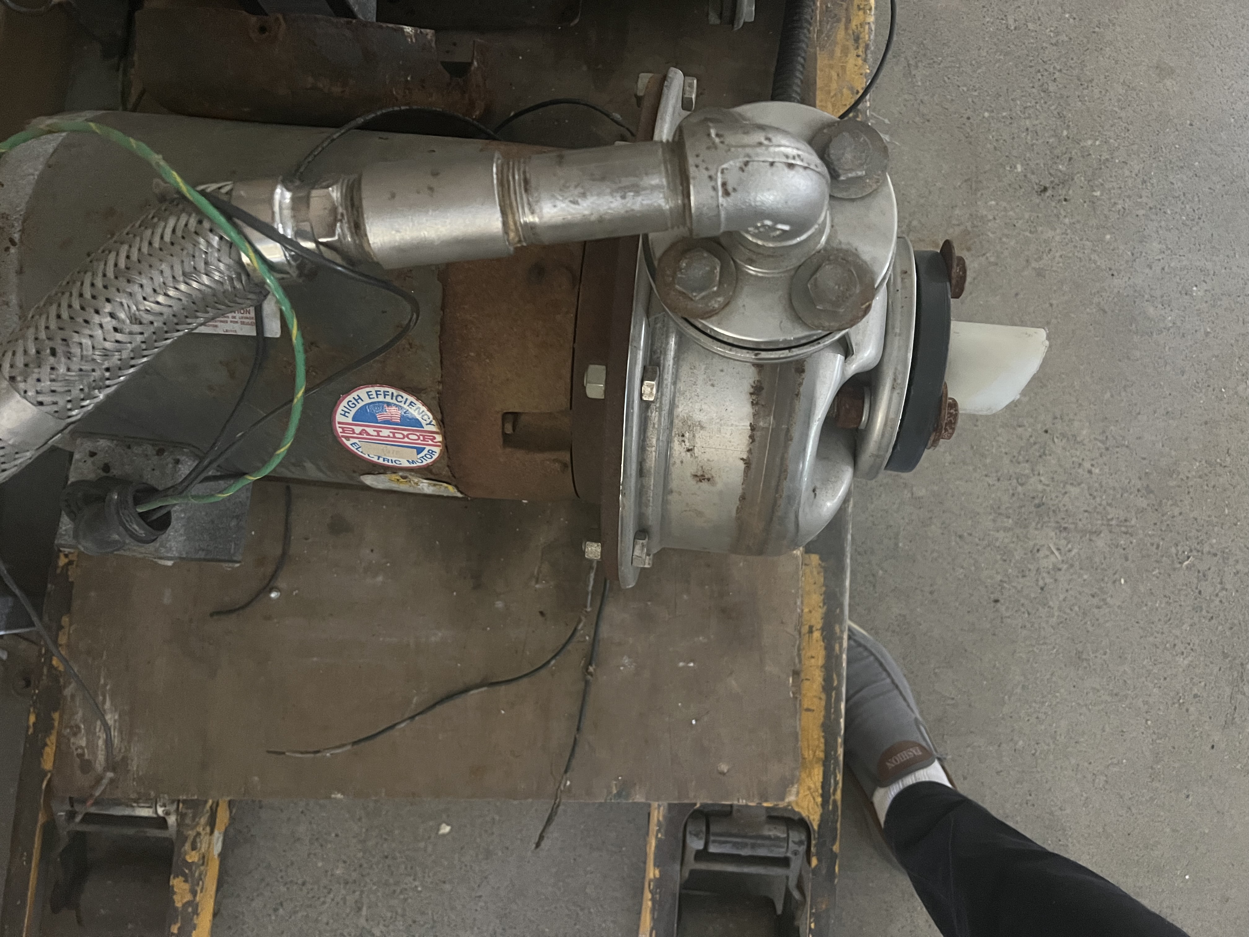equipos profesionales - Bomba de 15 hp trifásica 220/480 vac 60 Hz  1