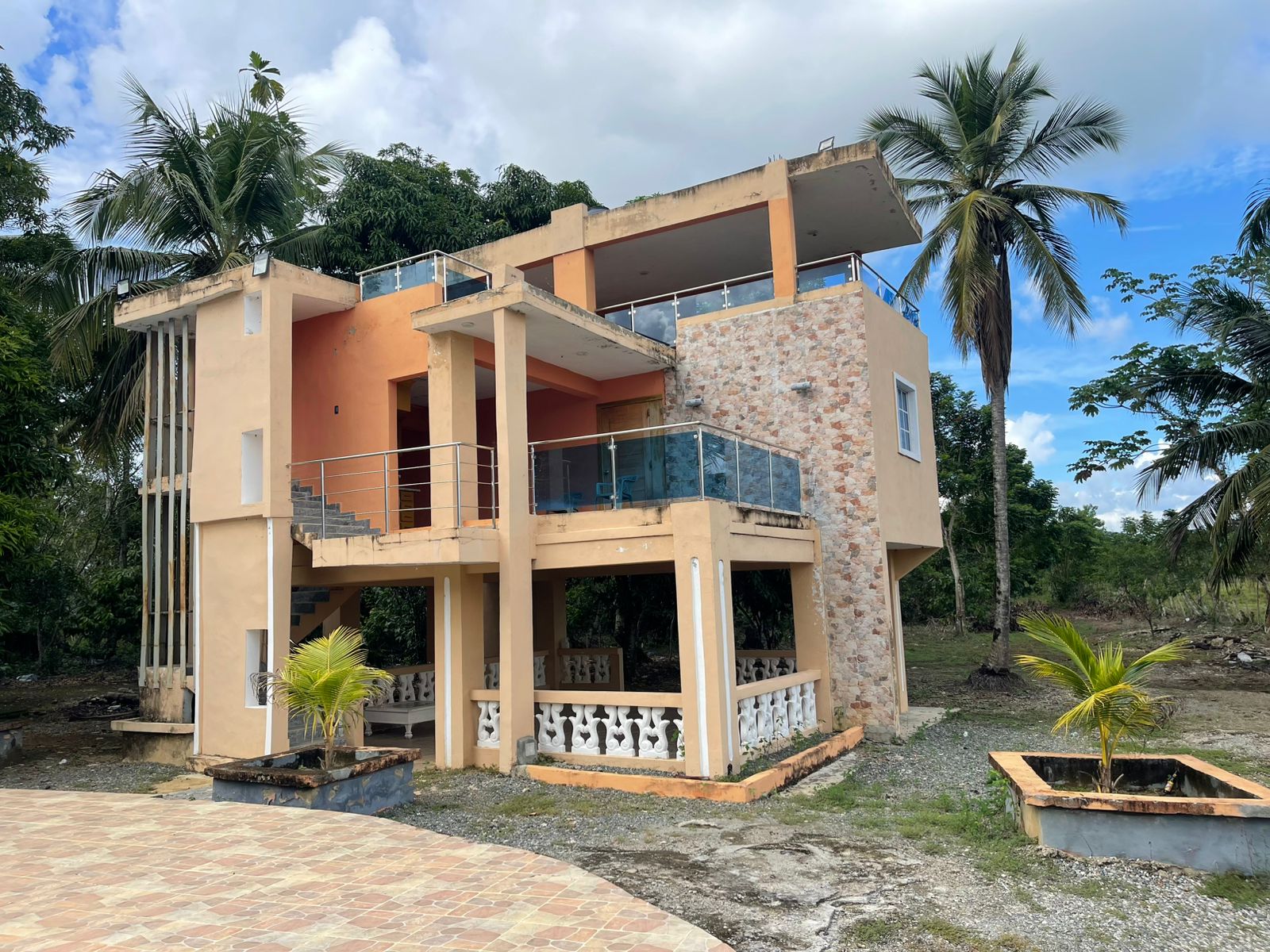 solares y terrenos - Finca de 112 tareas, con Villa: 2 CASAS+ PISCINA + AREA JUEGOS, MONTE PLATA 3