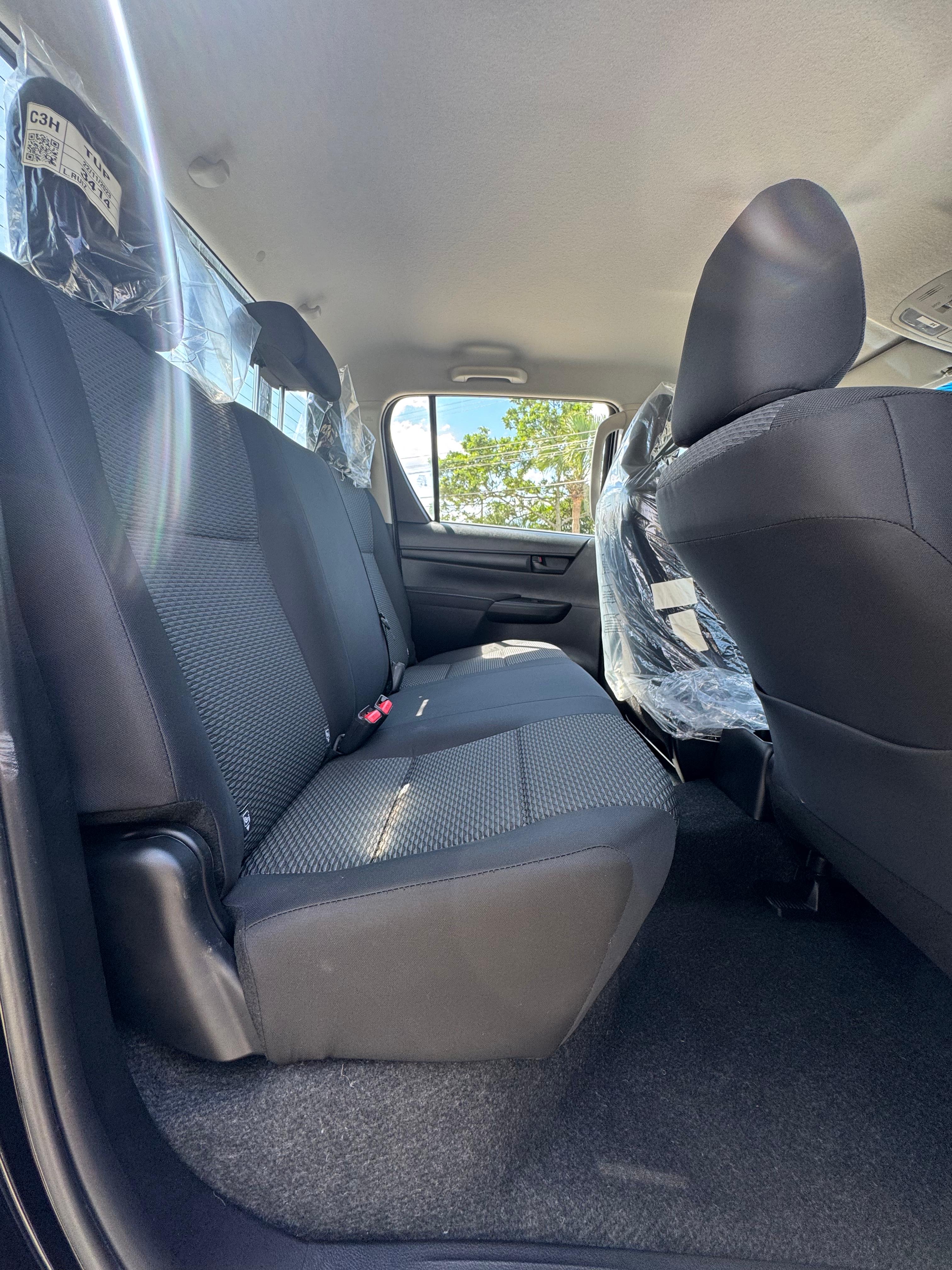 jeepetas y camionetas - Toyota Hilux 4WD 2024 6