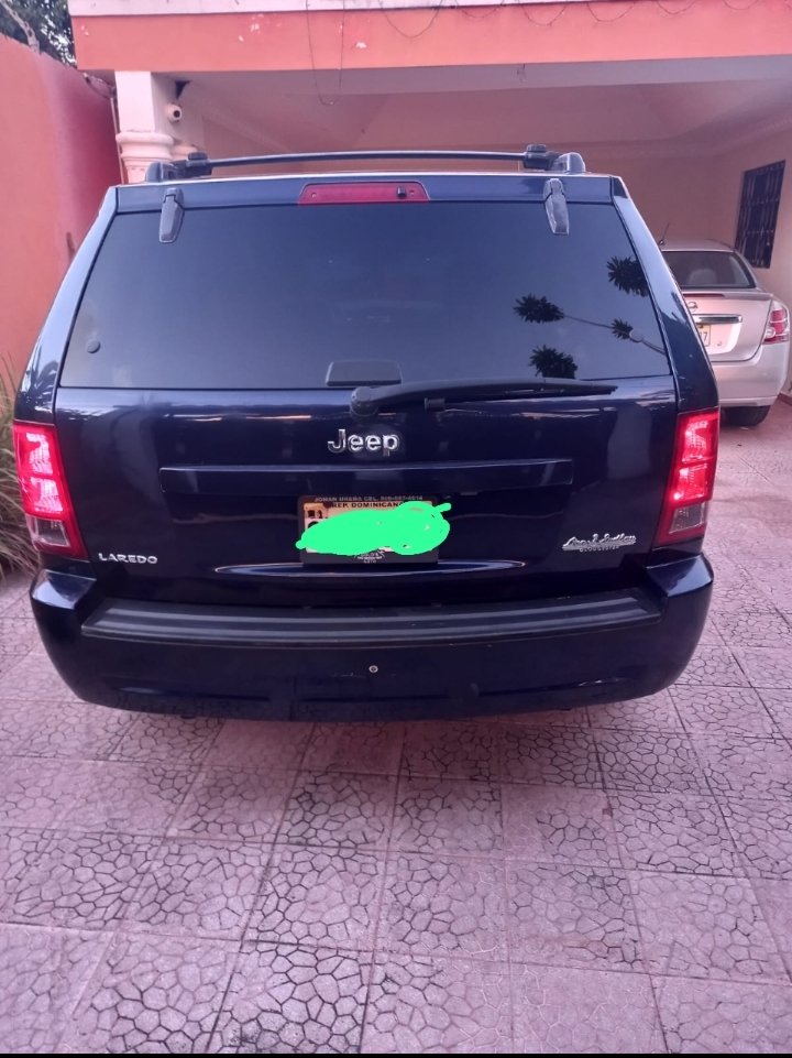 jeepetas y camionetas - Jeep Grand Cherokee Laredo 2006  3