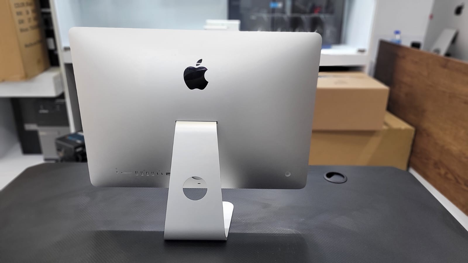 computadoras y laptops - Imac Retina 4k 2017 Core i5 7ma Gen / 8GB RAM / 1TB / 21.5 PLG 1