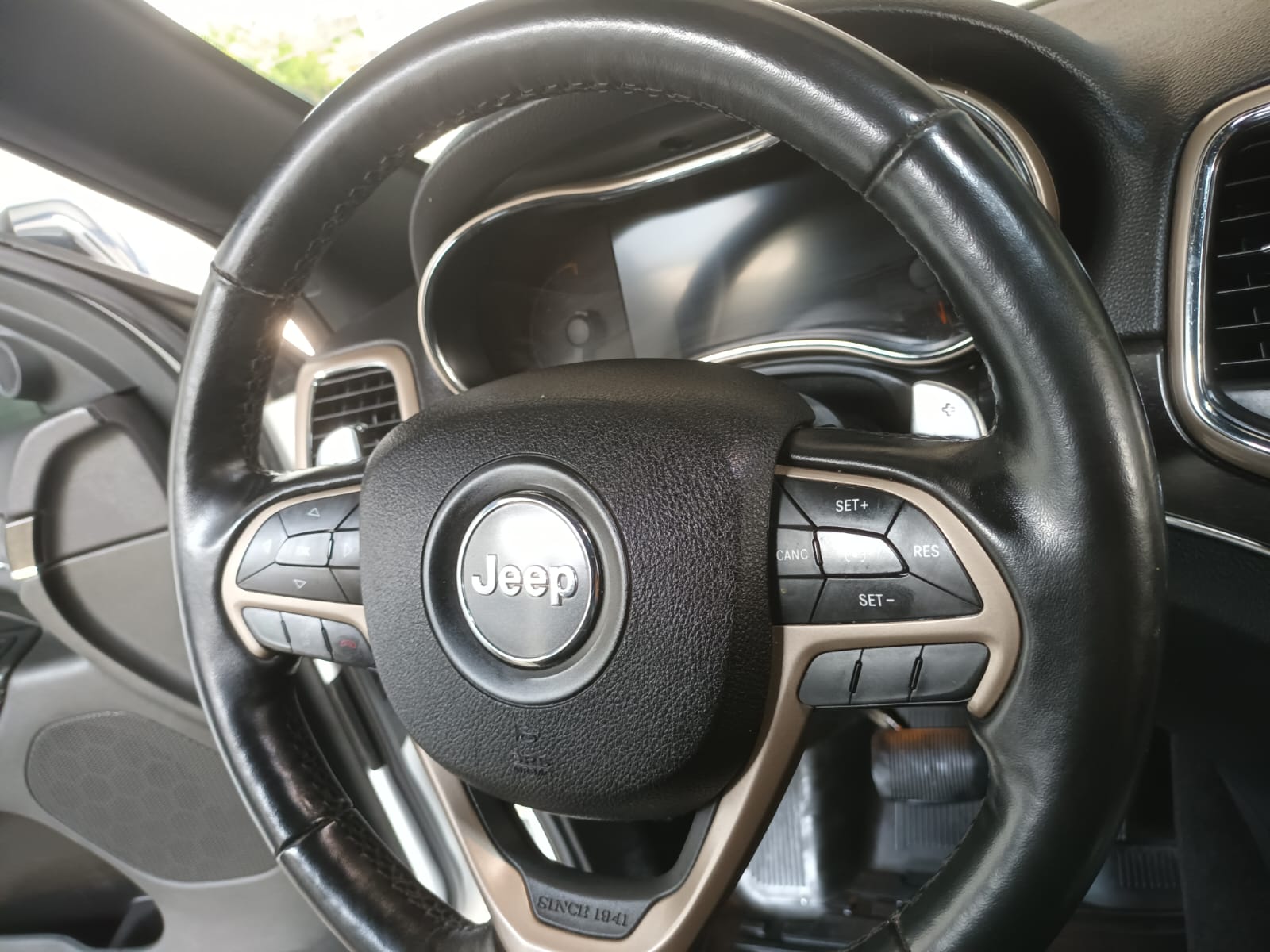 jeepetas y camionetas - Grand cherokee 2015 Por enfermedad familia 4