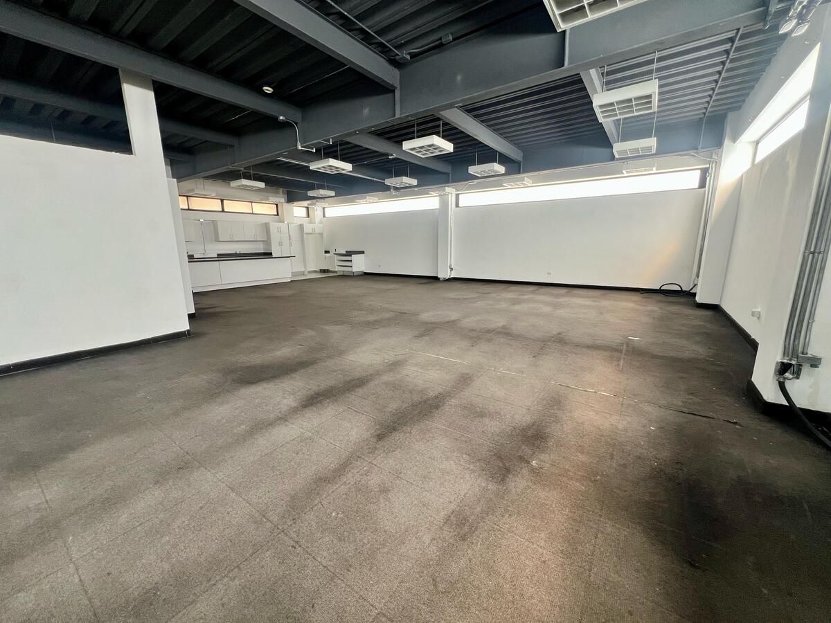 oficinas y locales comerciales - 🔵Alquilo Local 2do piso en Paraiso  3