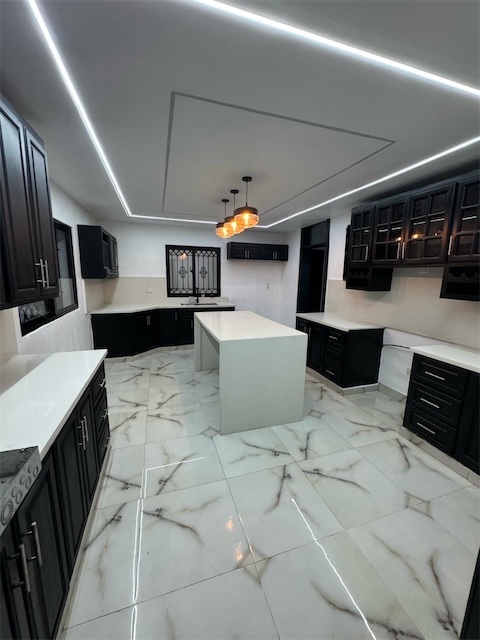 casas - Venta de casa en vista hermosa de 455mts Santo Domingo este  7