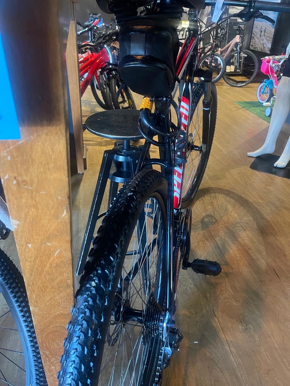 bicicletas y accesorios - MTB Specialized 
Frenos de disco
Schimano 
Excelentes condiciones 1