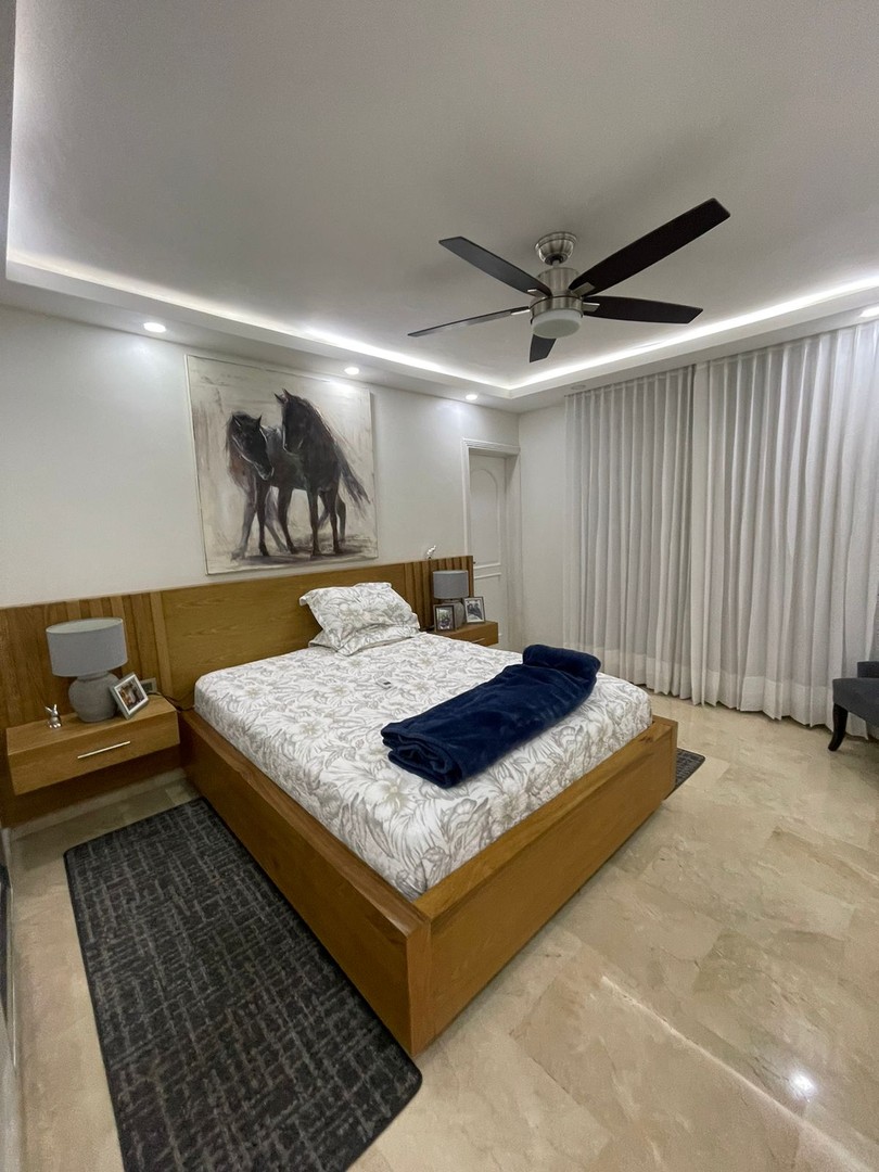 casas - Hermosa casa en el prestigioso sector de Cacicazgos con 759mts de construcción 2