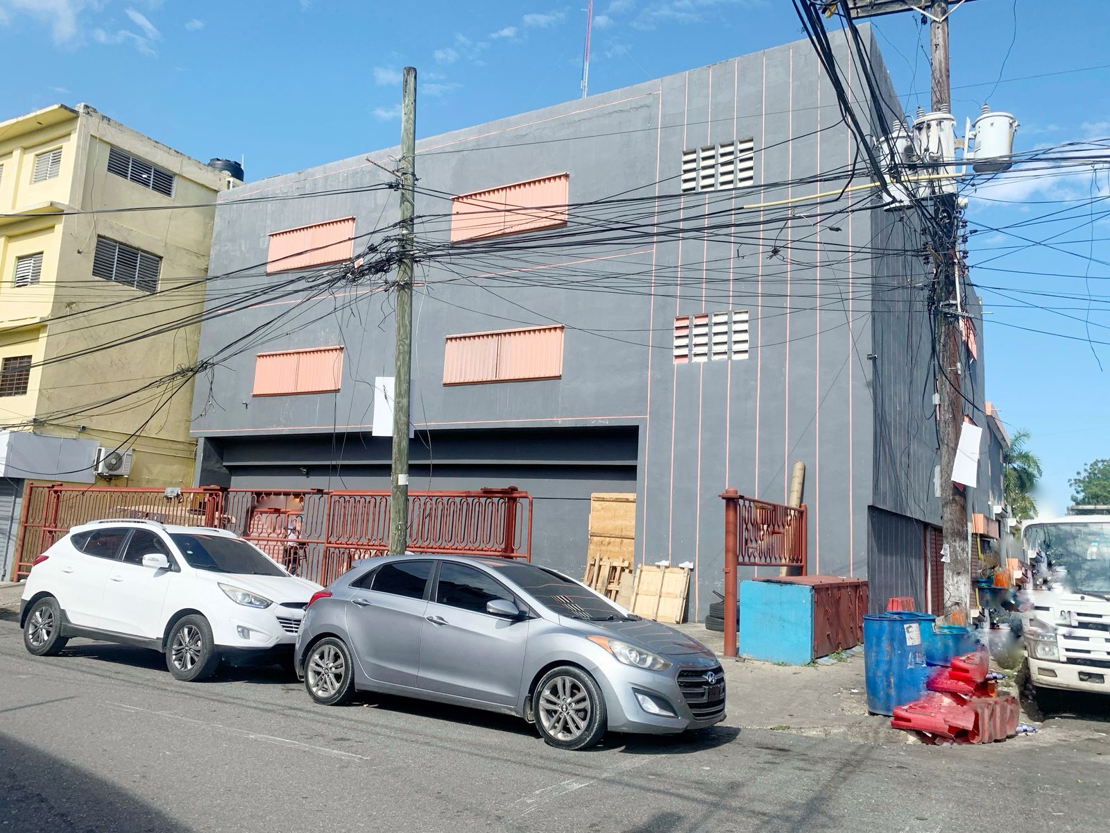 oficinas y locales comerciales - Local tipo nave en Villa Juana 2