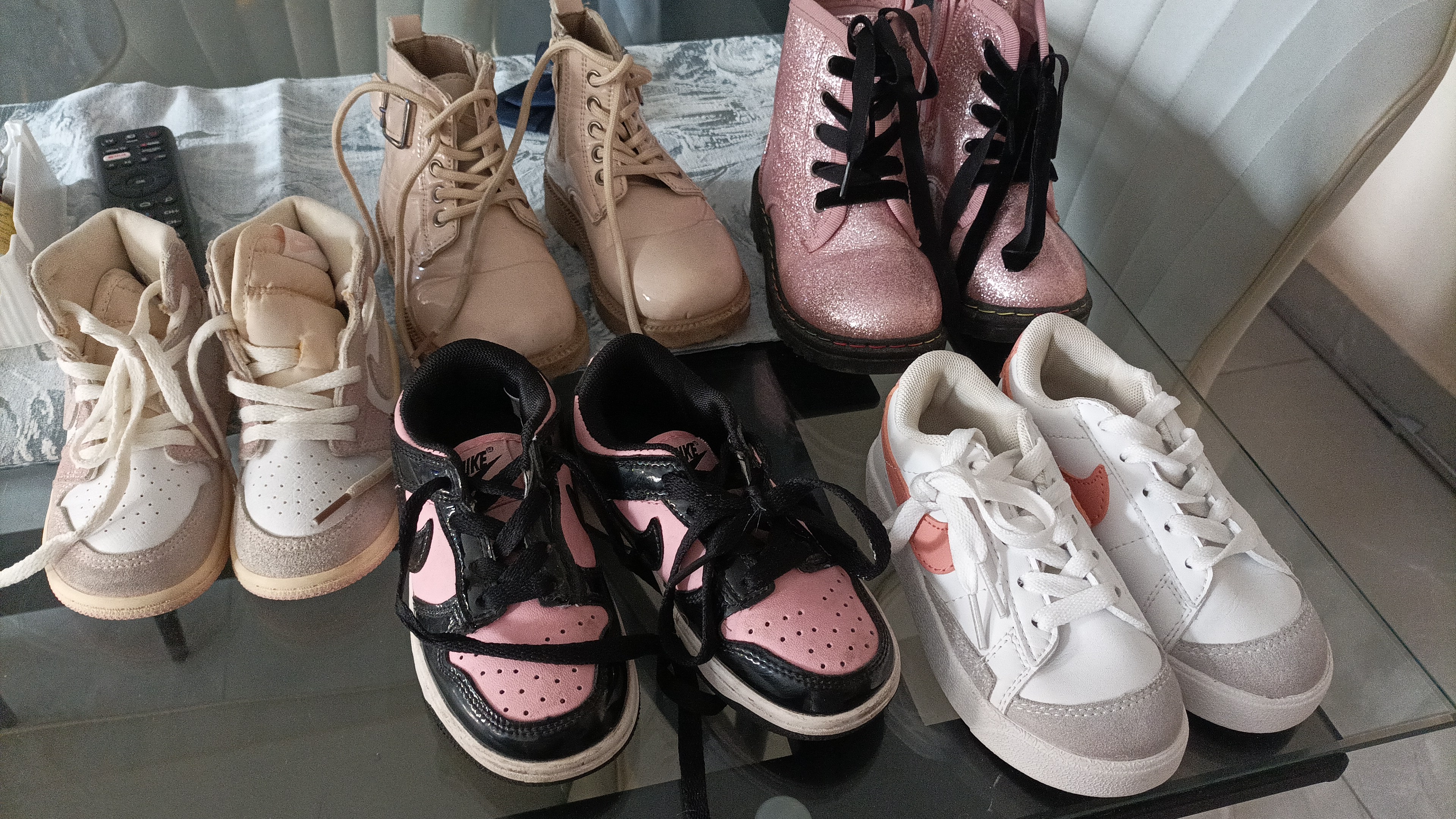 ropa y zapatos - votas y tenis 