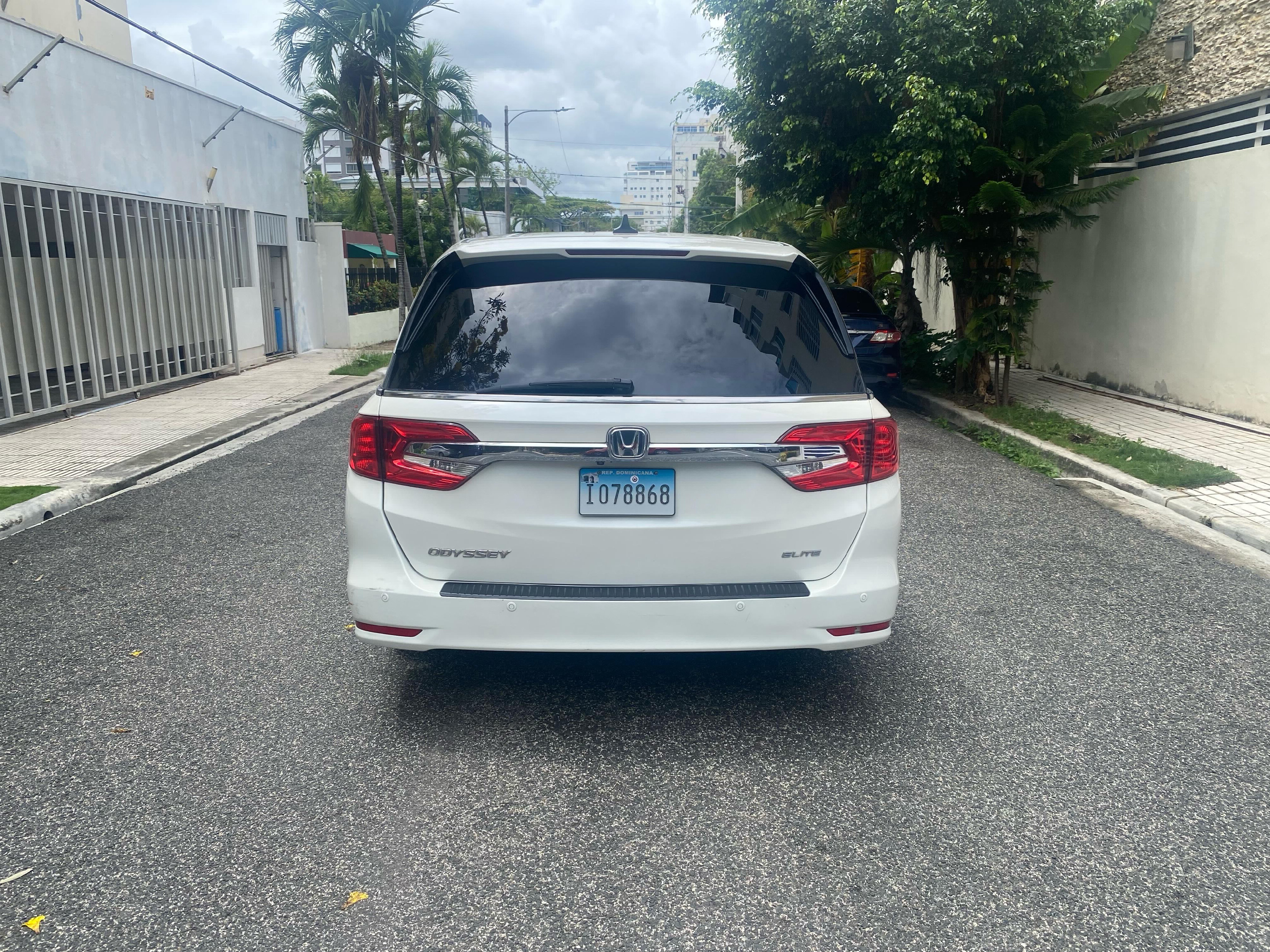 carros - Honda Odessy 2018 Elite, ful, sunroof, aspiradora, pantalla, asientos giratorios 9