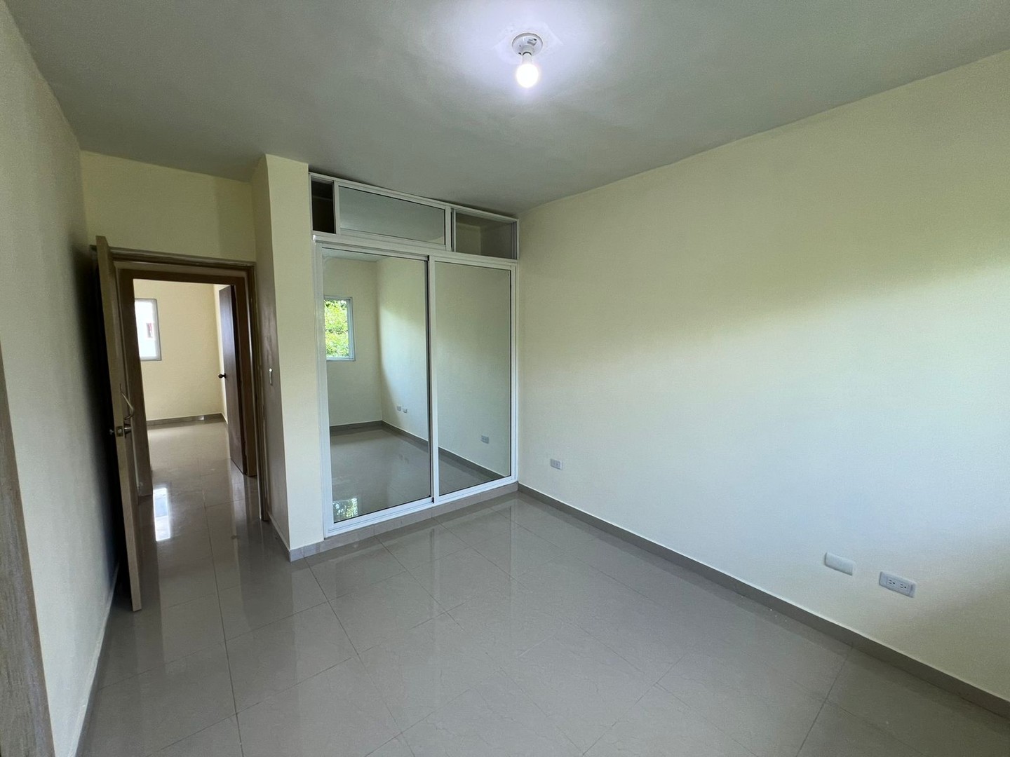 apartamentos - Se alquila apartamento  ubicado en Las Américas 3