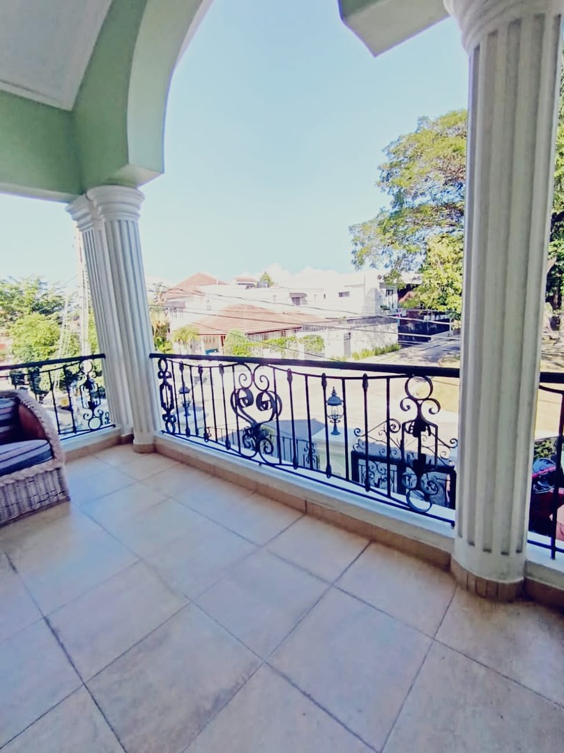 casas - Se vende de oportunidad Casa de 2niveles Cerros de Arroyo Hond.480mt2 435,000usd 7