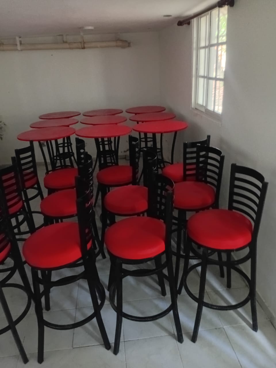 equipos profesionales - SILLAS Y MESAS TIPO BAR 2