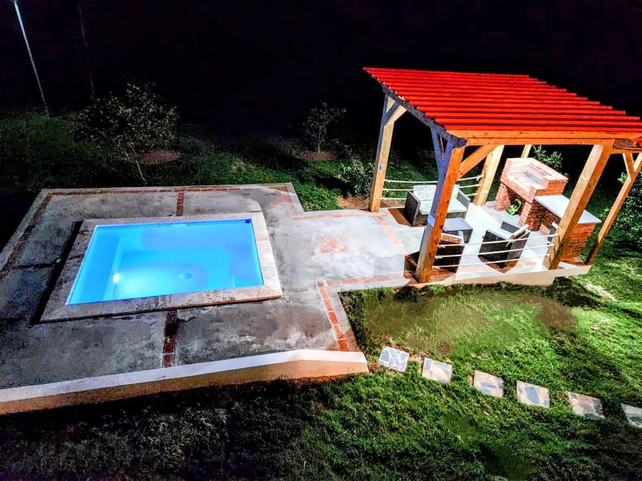 casas vacacionales y villas - Vendo Villa Jarabacoa amueblada tres niveles oport 6