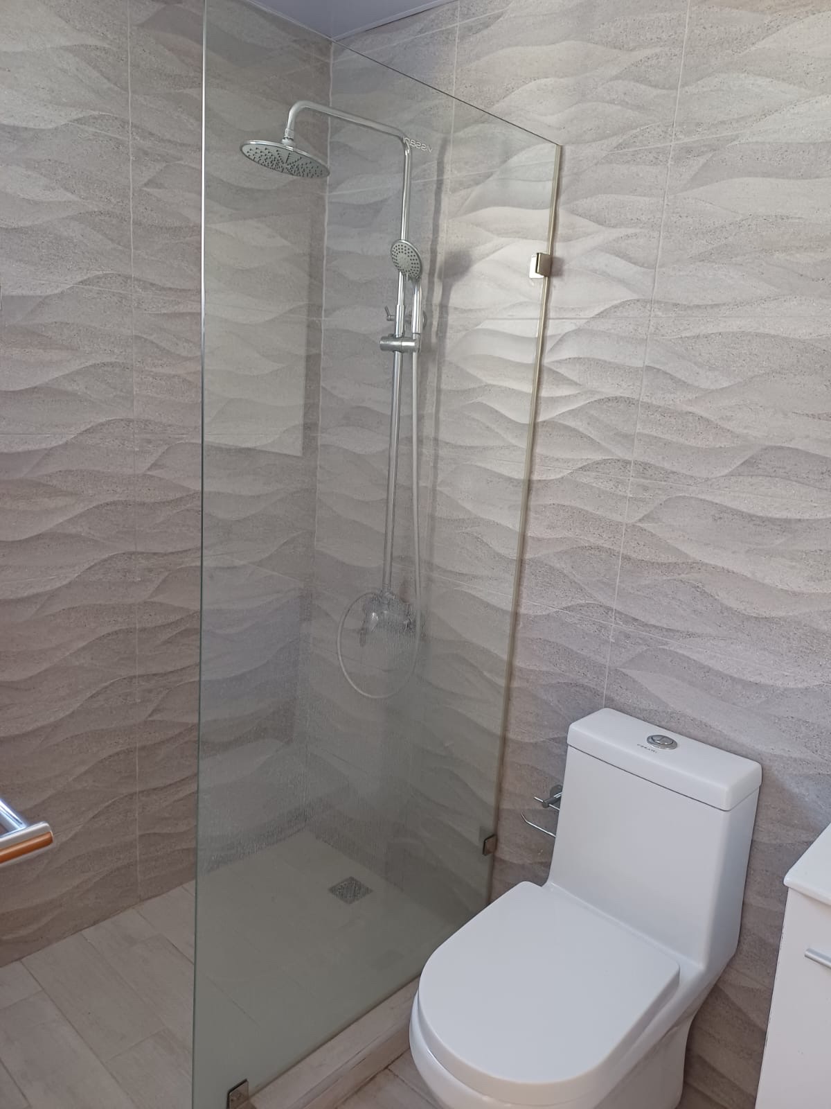 apartamentos - Alquiler Apartamento nuevo en Torre,8vo piso con vista panorámica hacia al mar
 1