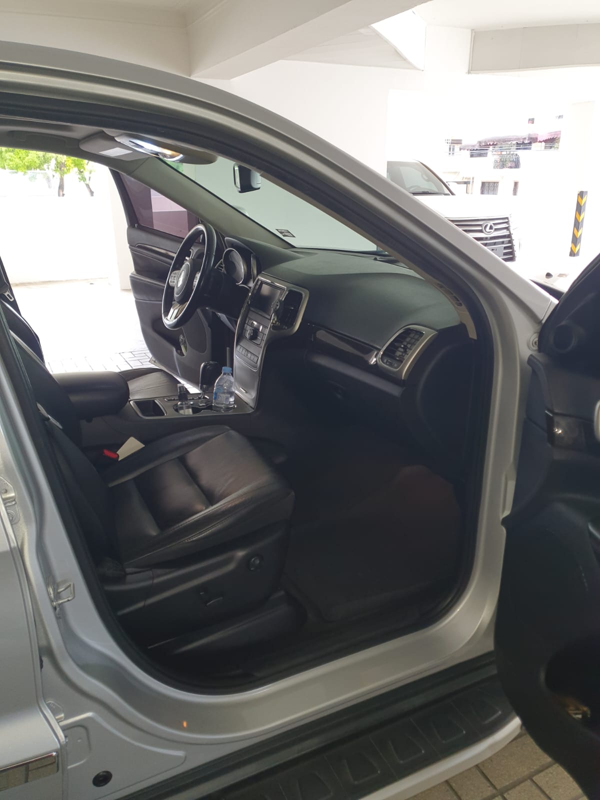 jeepetas y camionetas - venta de oportunidad Jeep laredo 4x4 2012. 5