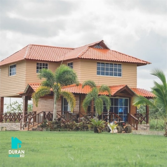 solares y terrenos - Venta de solares para villas con piscina y área de club en guerra bayaguana 