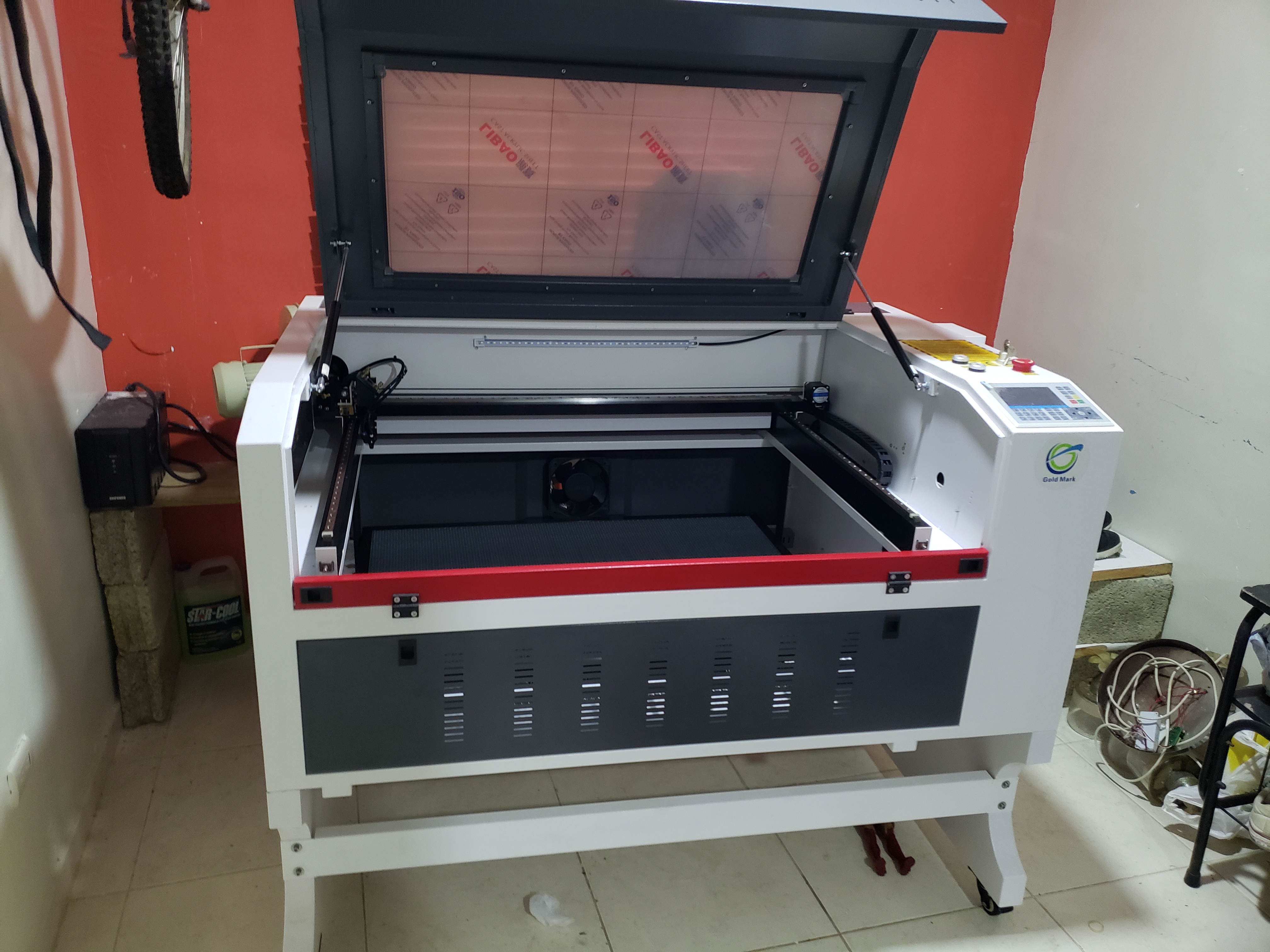 equipos profesionales - Maquina CNC Laser sin uso 