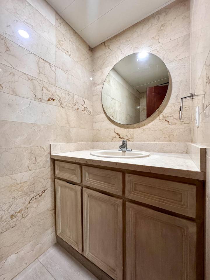 apartamentos - Clásico apt 280 metros alquiler frente Mirador 2