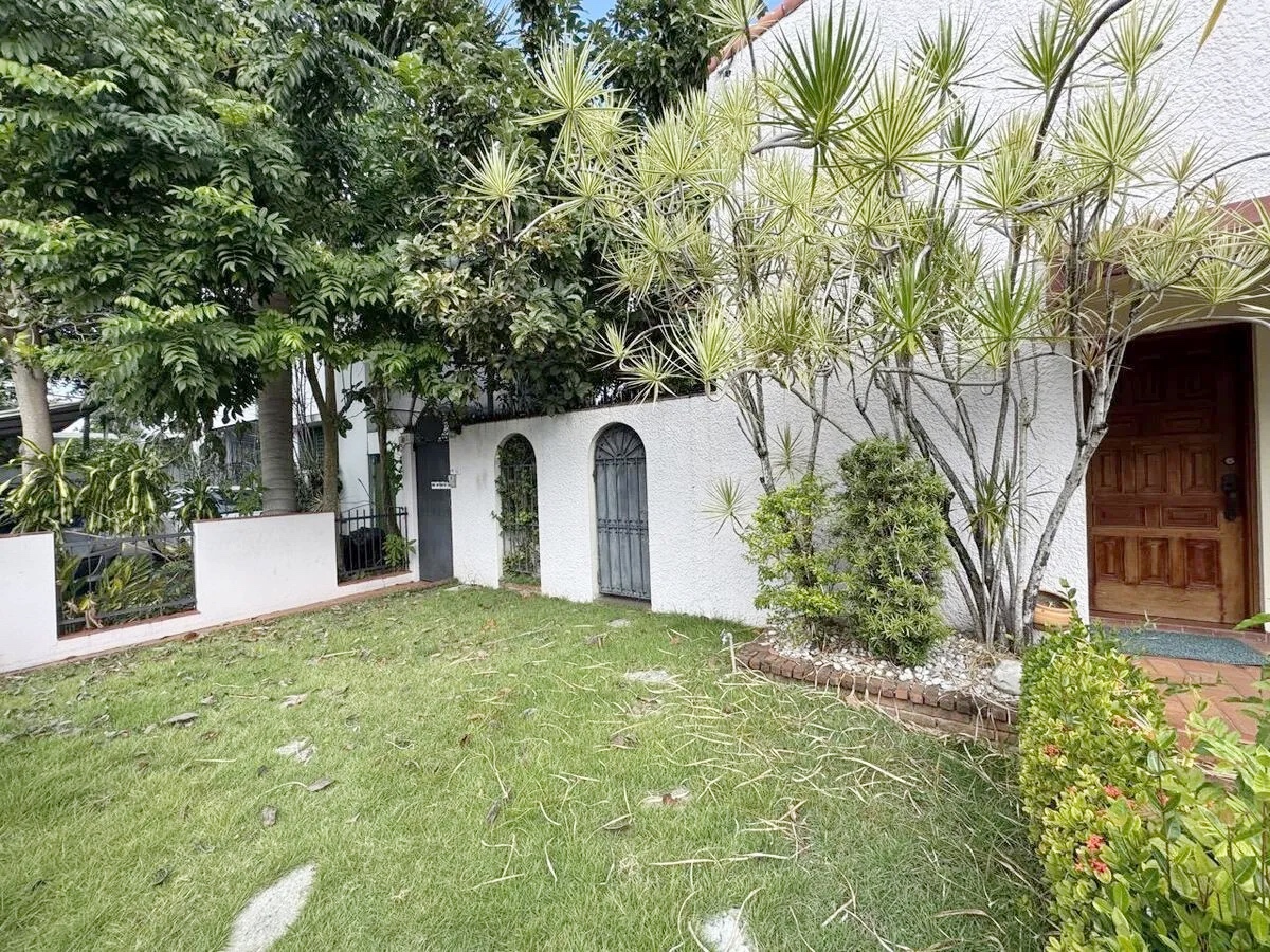 oficinas y locales comerciales - Propiedad comercial en arroyo viejo 9