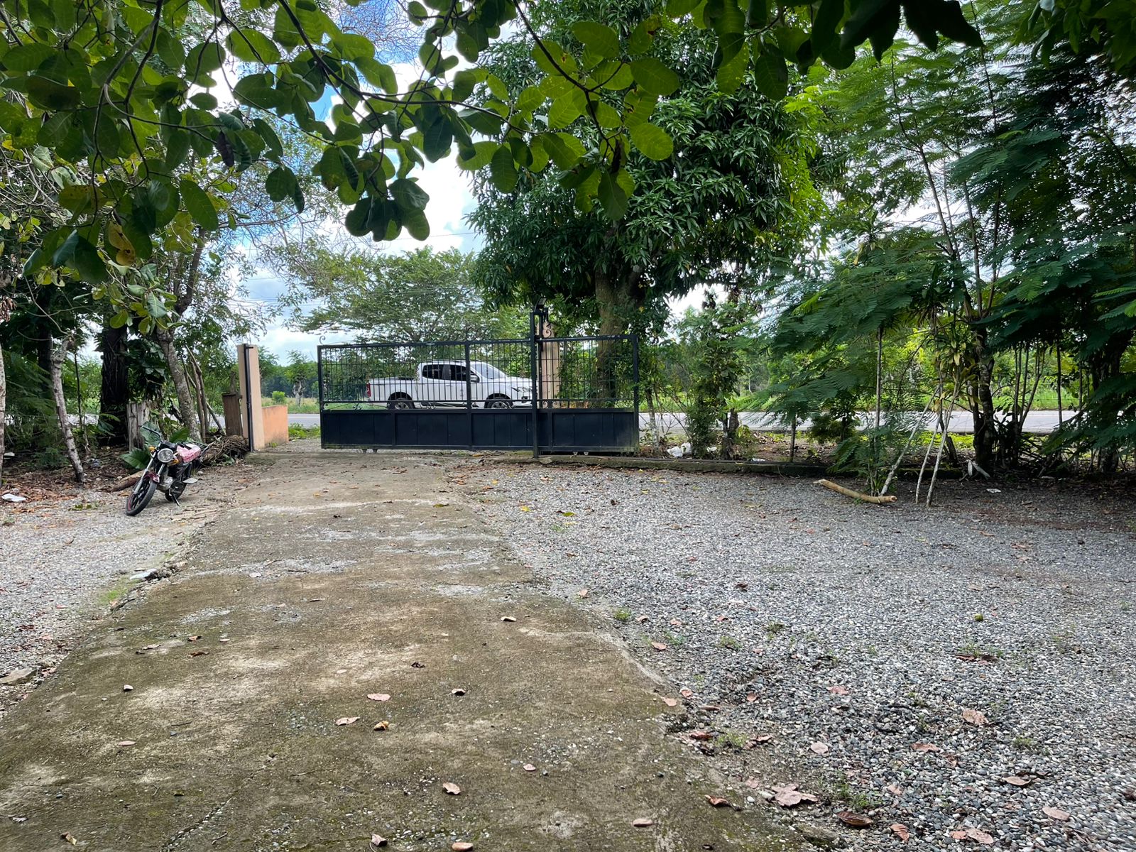 solares y terrenos - Finca de 112 tareas, con Villa: 2 CASAS+ PISCINA + AREA JUEGOS, MONTE PLATA 4