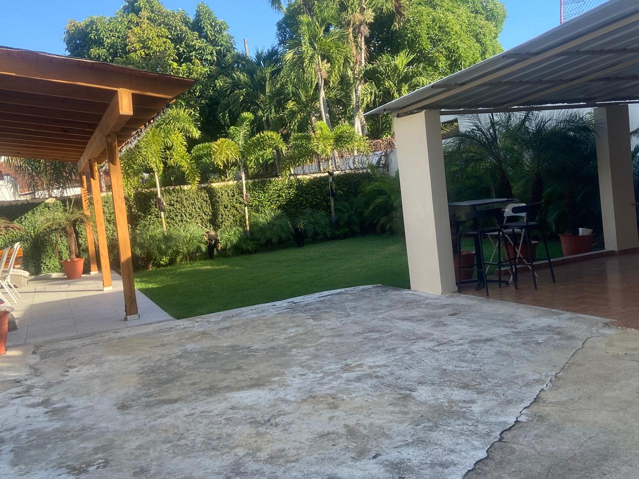 casas - Alquilo Amplia y Moderna Casa Amueblada EL MILLON