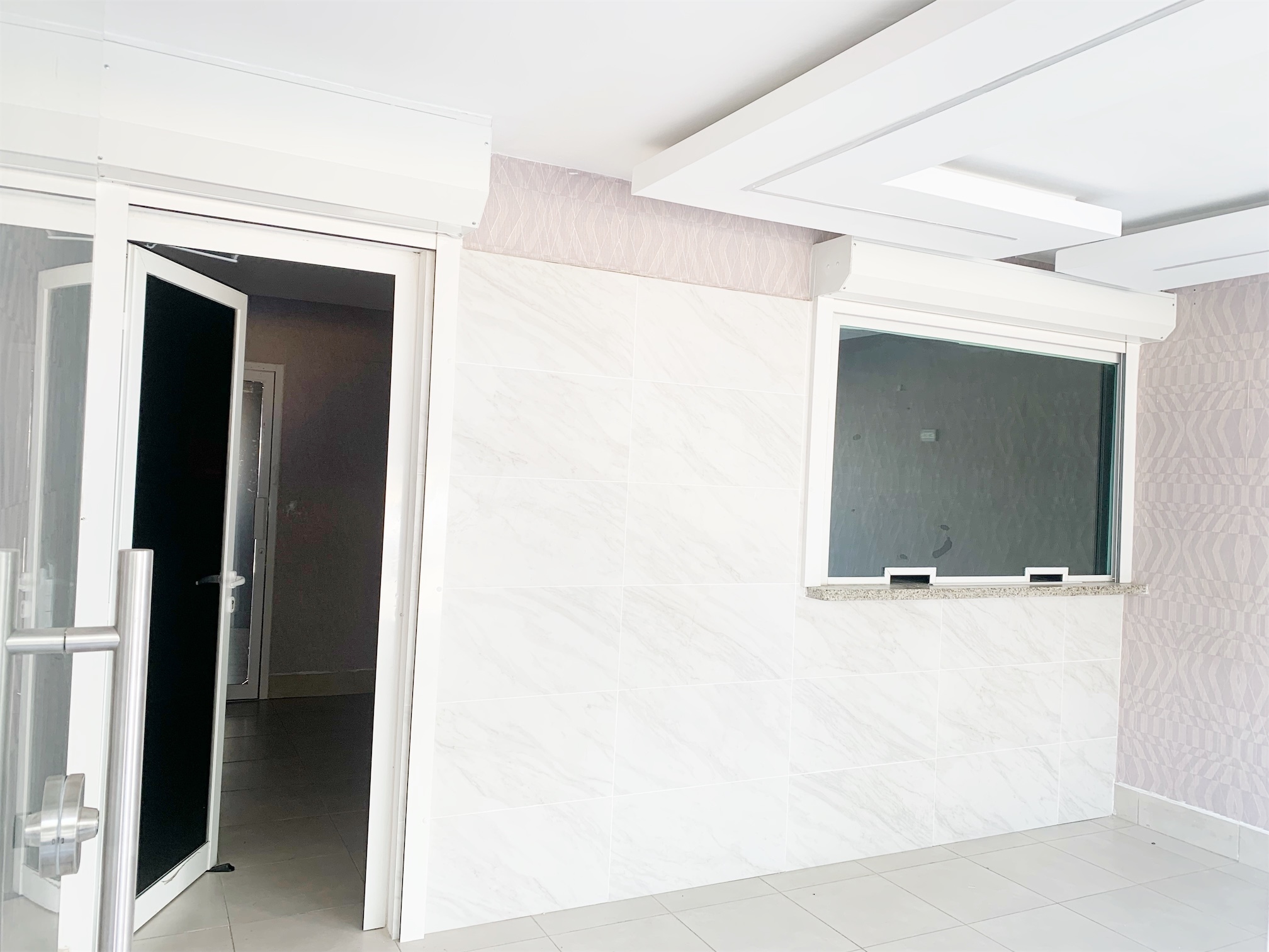 oficinas y locales comerciales - Local con buena visibilidad 1