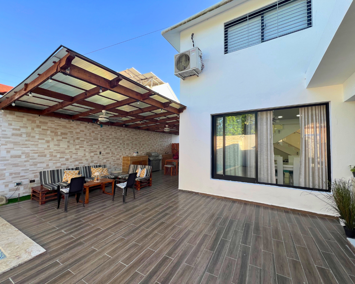 casas - Casa Moderna en Arroyo Hondo III con piscina  9