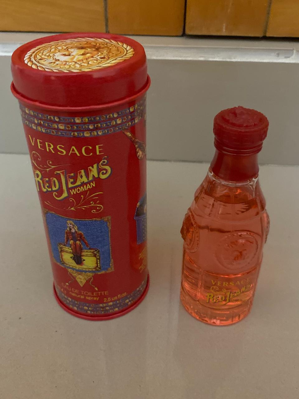 salud y belleza - Versace Red Jeans Woman Perfume ! 2.5 oz ! Nuevo !